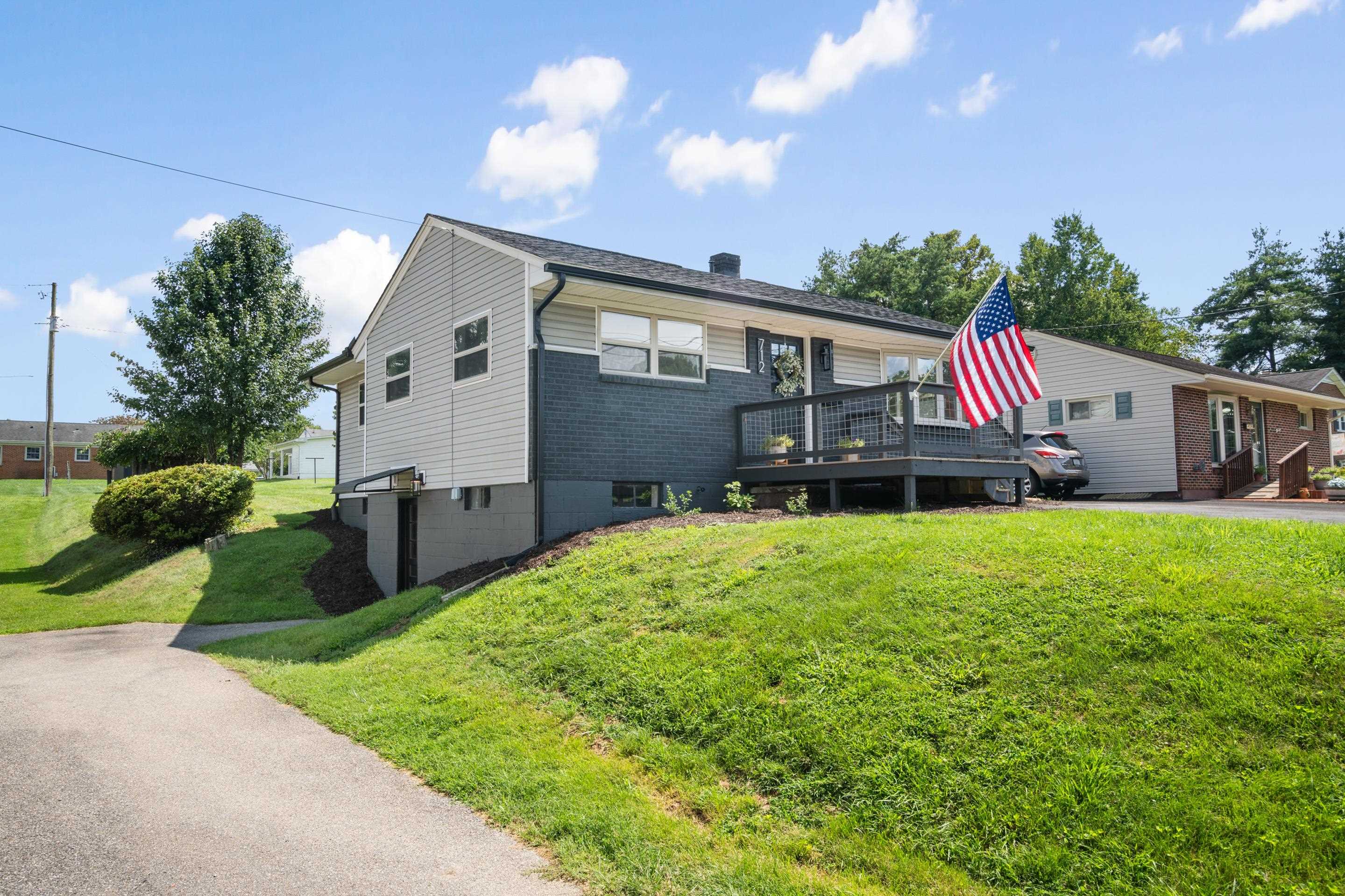 712 Eighth Street Radford VA 24141