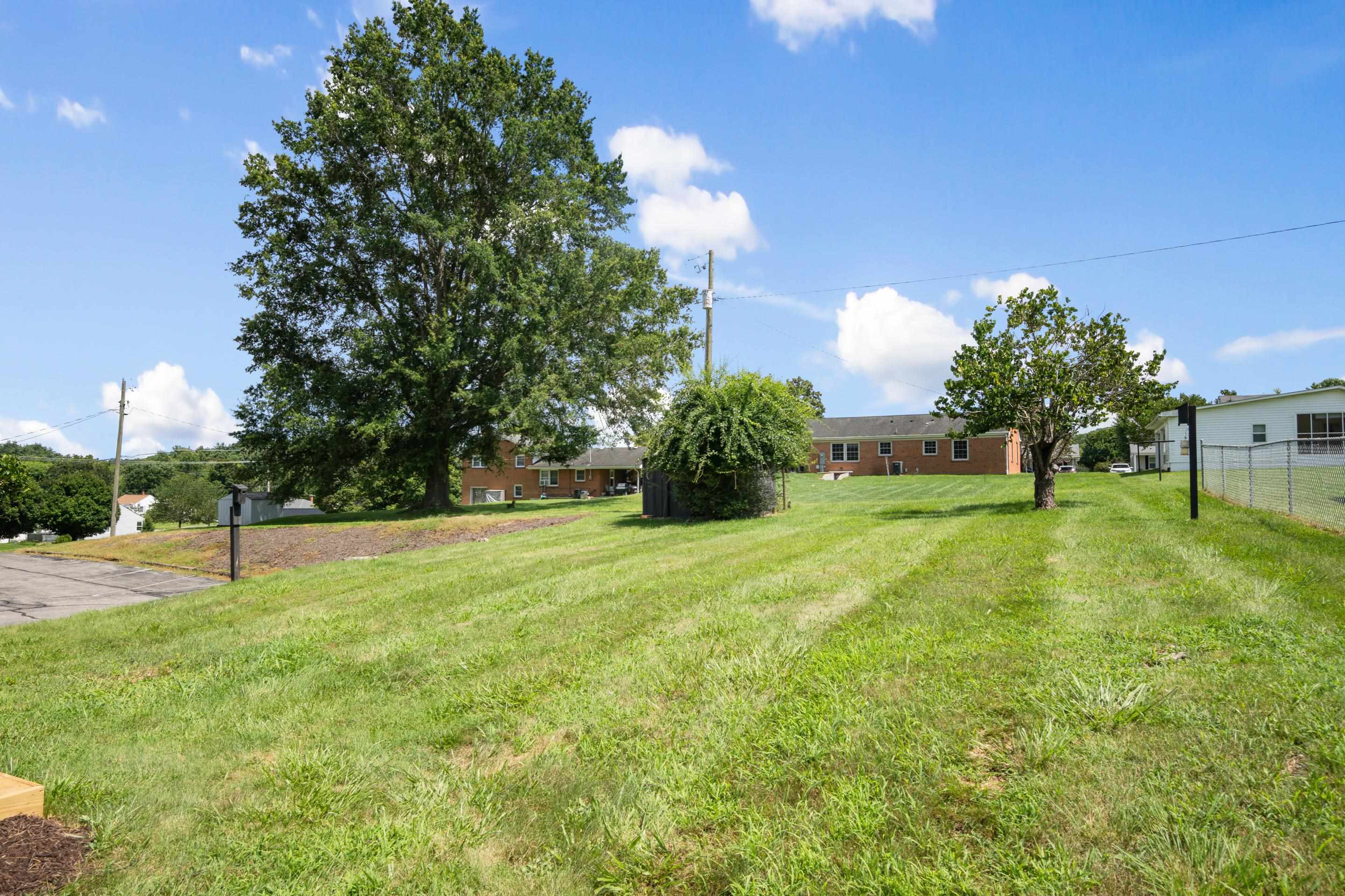 712 Eighth Street Radford VA 24141