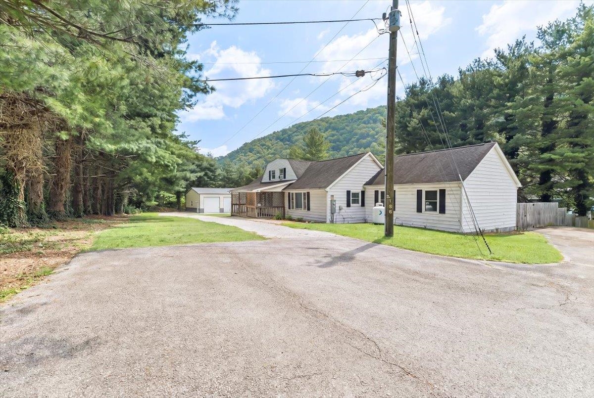 138 Weaver Drive Elliston VA 24087