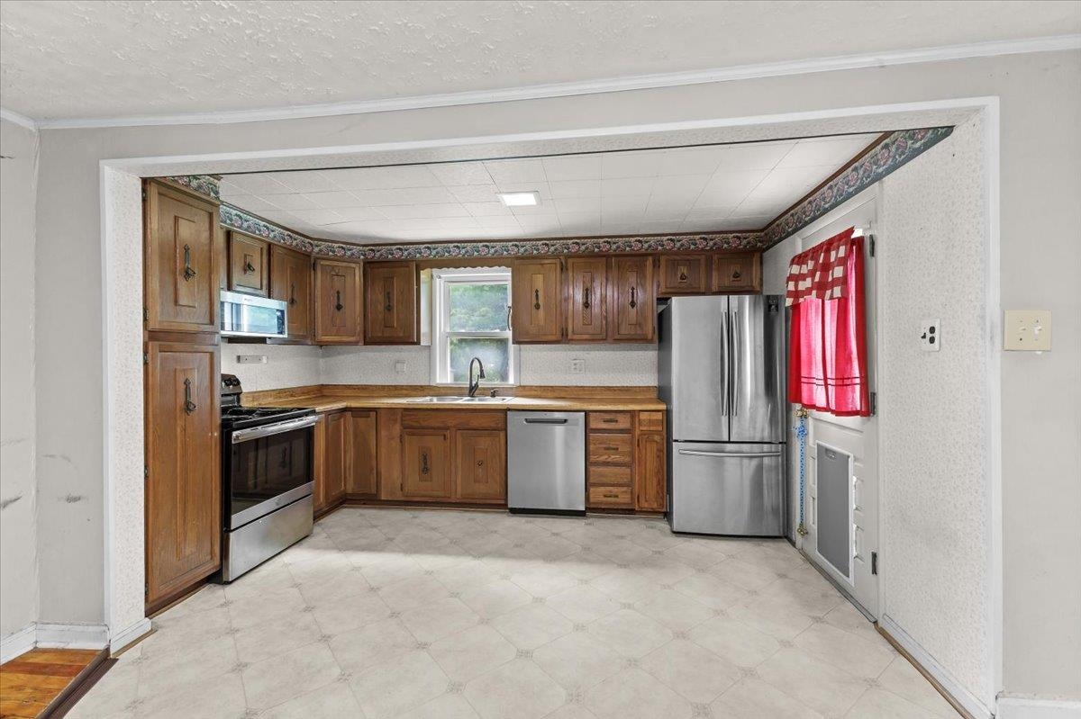 138 Weaver Drive Elliston VA 24087