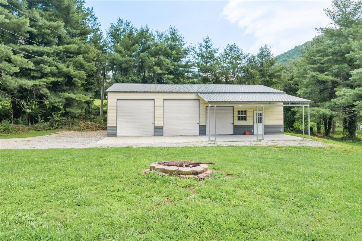 138 Weaver Drive Elliston VA 24087