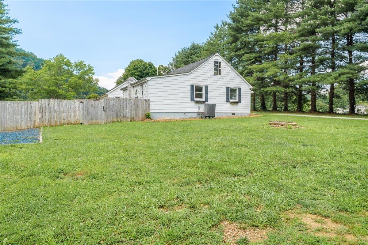 138 Weaver Drive Elliston VA 24087