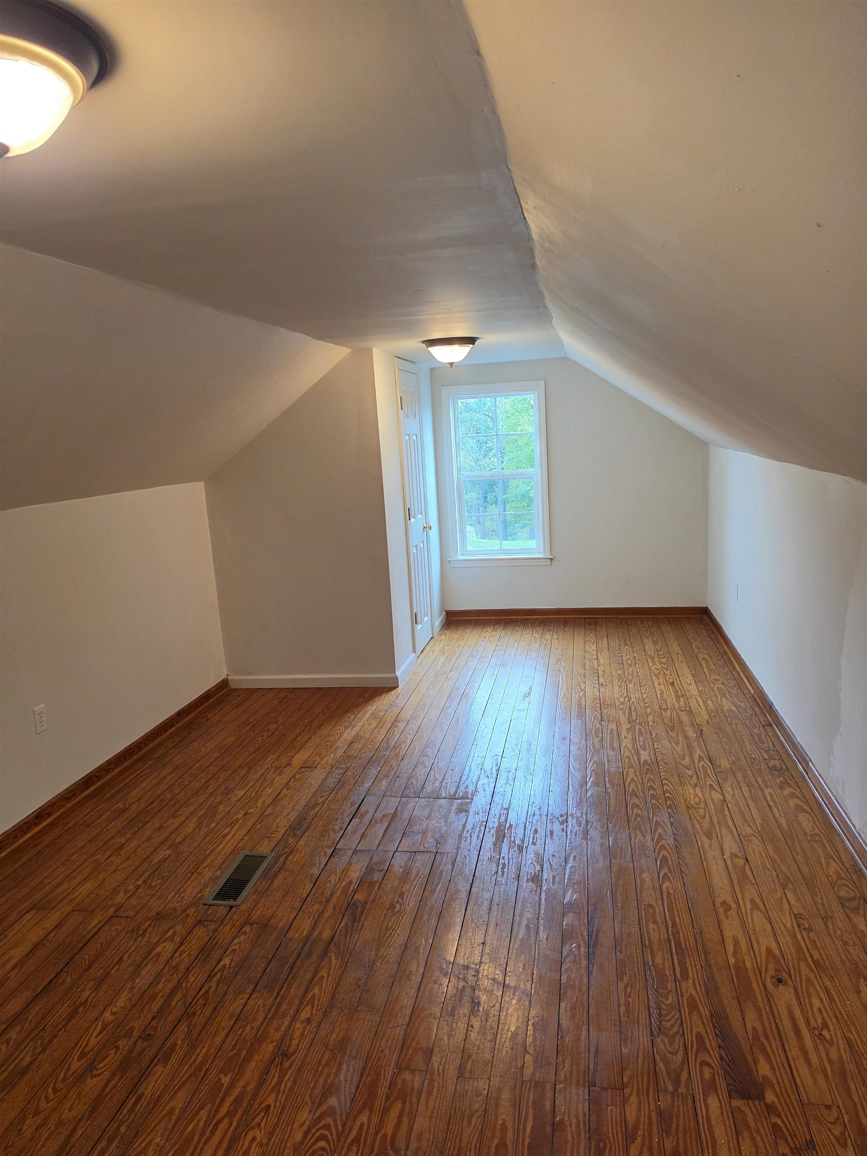 845 NW Horse Ridge Road NW Willis VA 24380