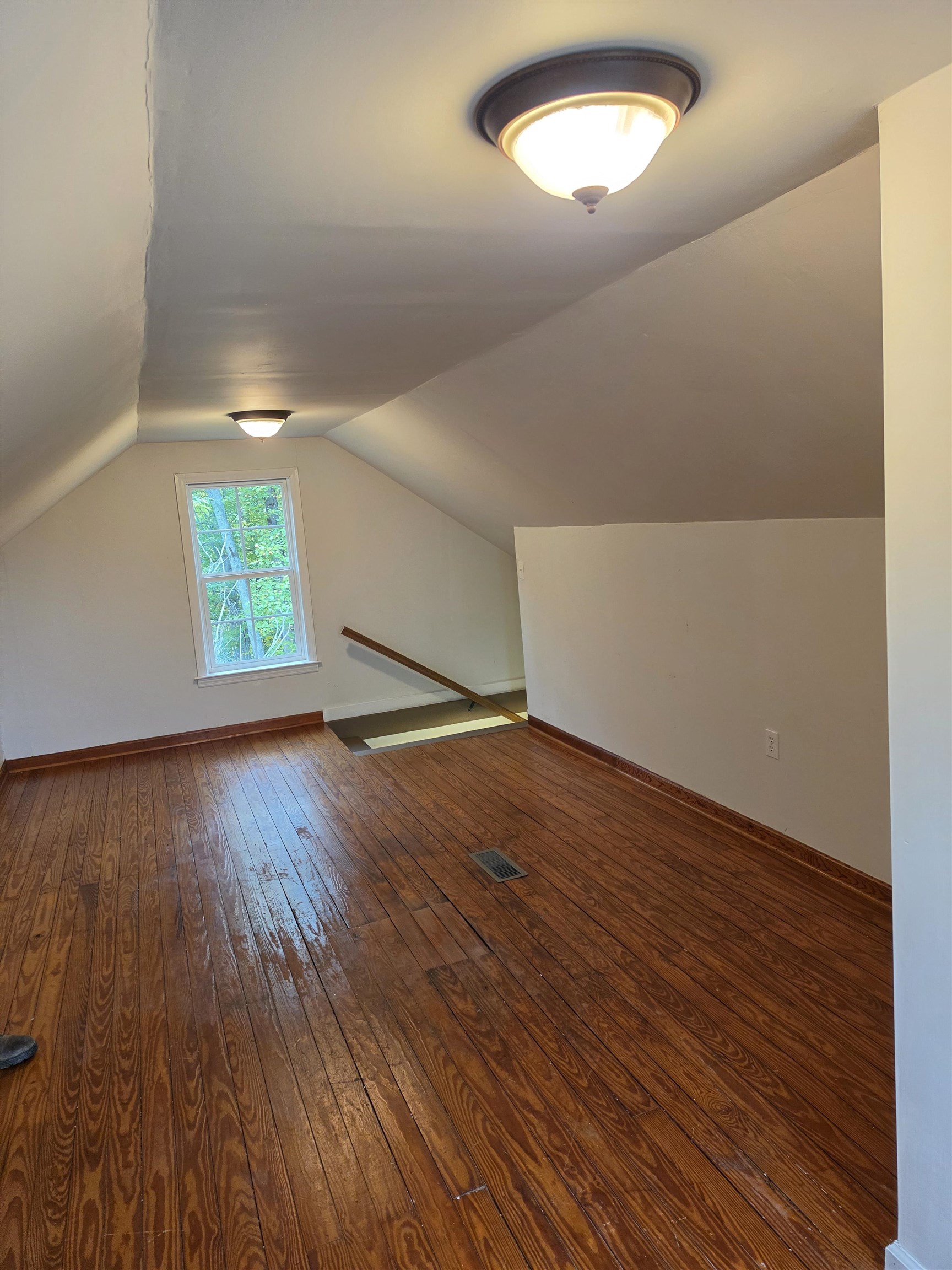 845 NW Horse Ridge Road NW Willis VA 24380