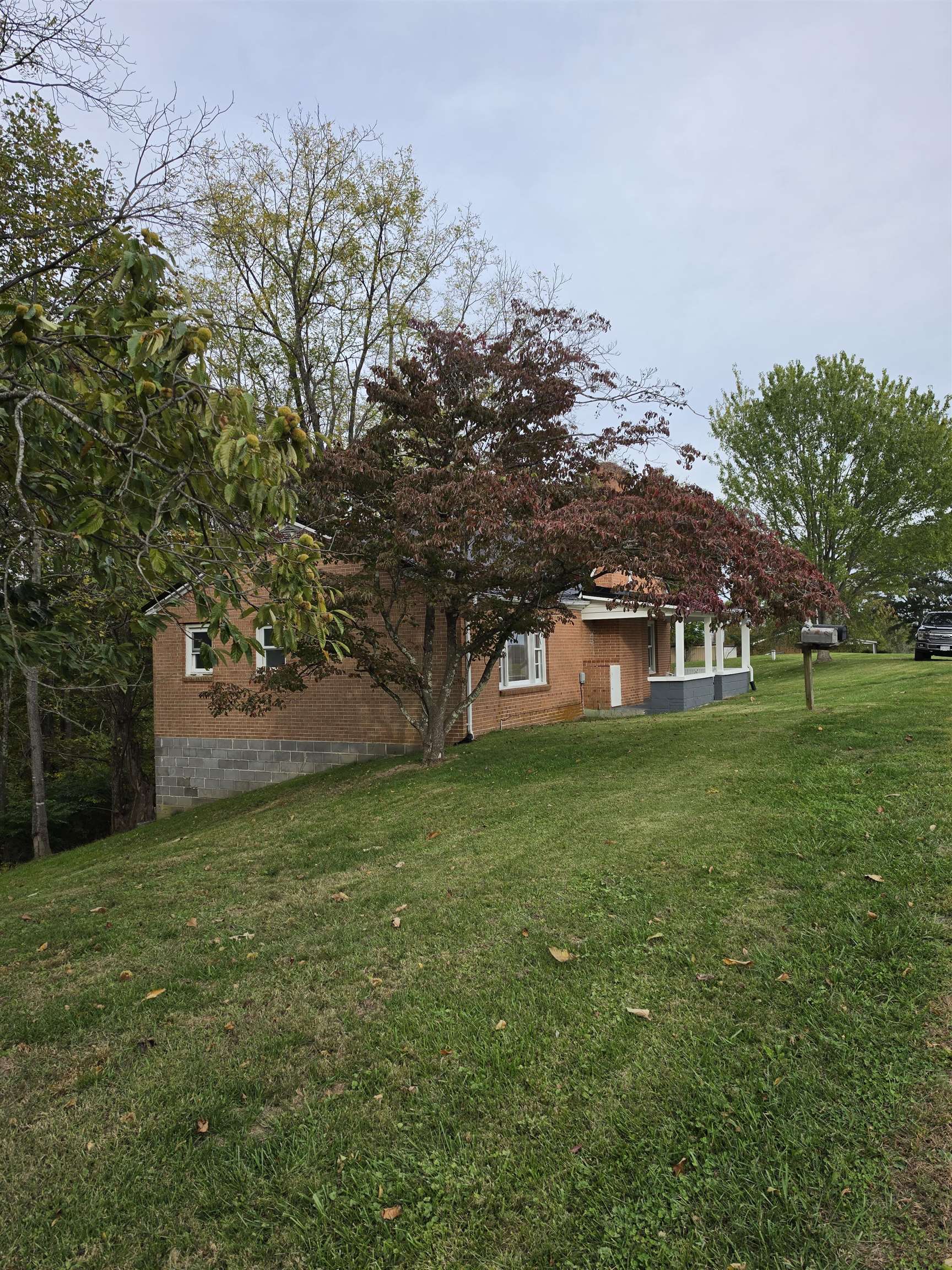 845 NW Horse Ridge Road NW Willis VA 24380