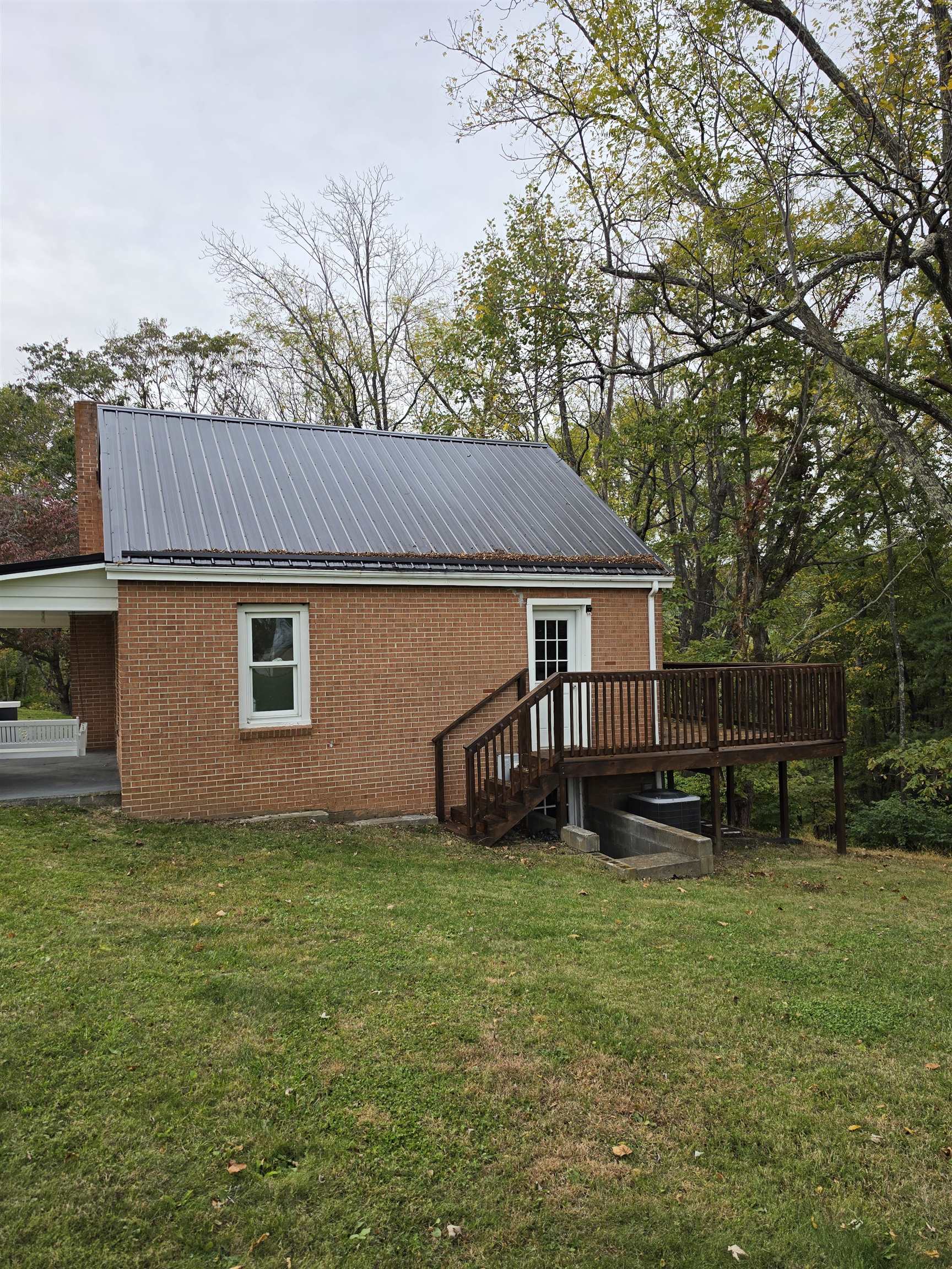 845 NW Horse Ridge Road NW Willis VA 24380