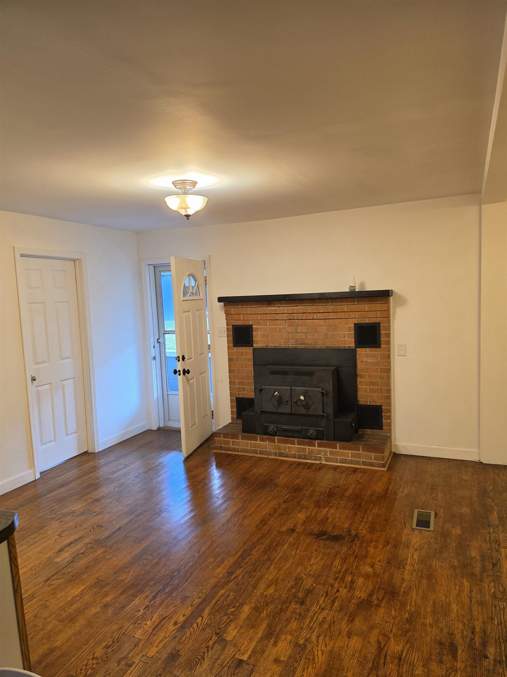 845 NW Horse Ridge Road NW Willis VA 24380