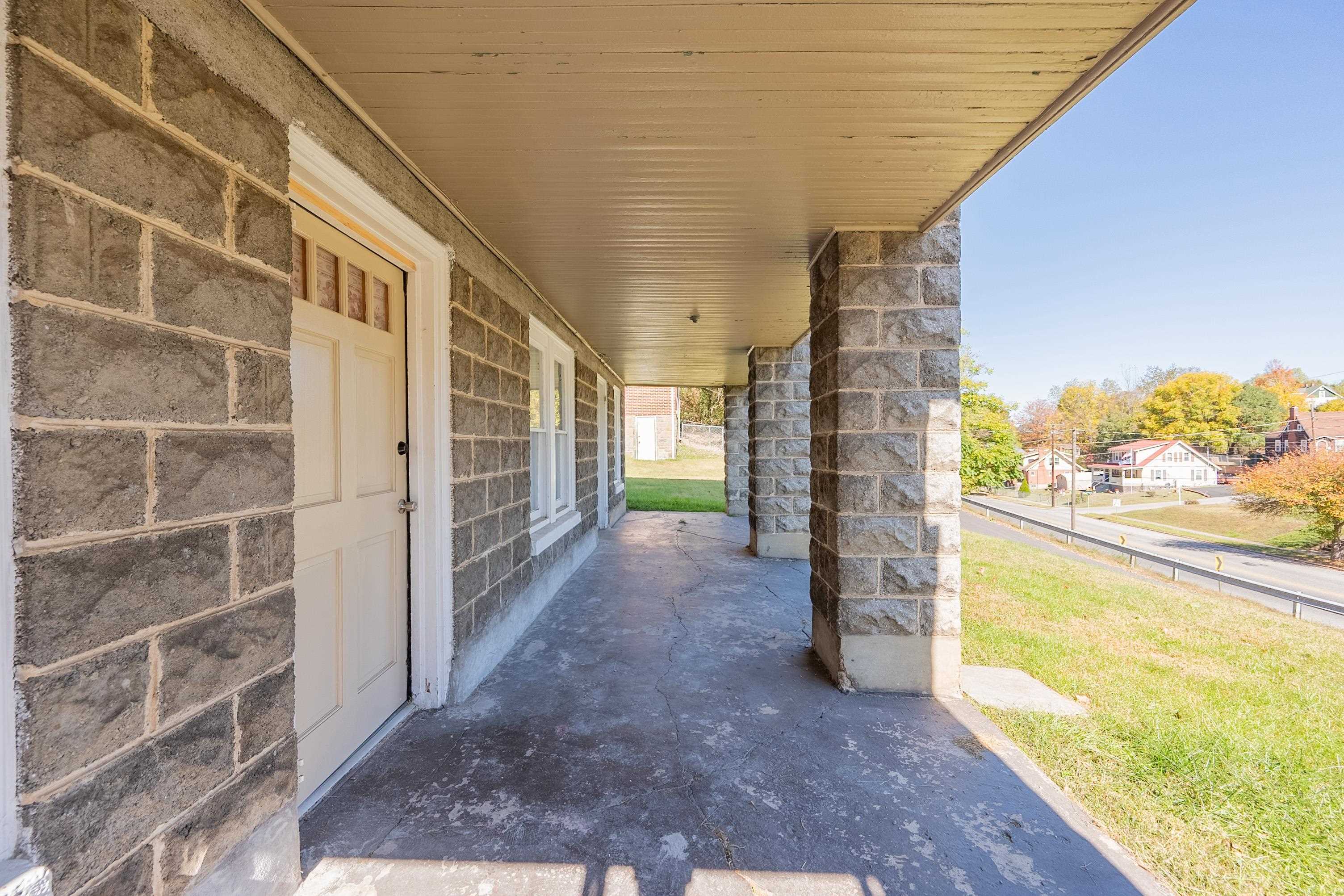 422 S Washington Avenue Pulaski VA 24301