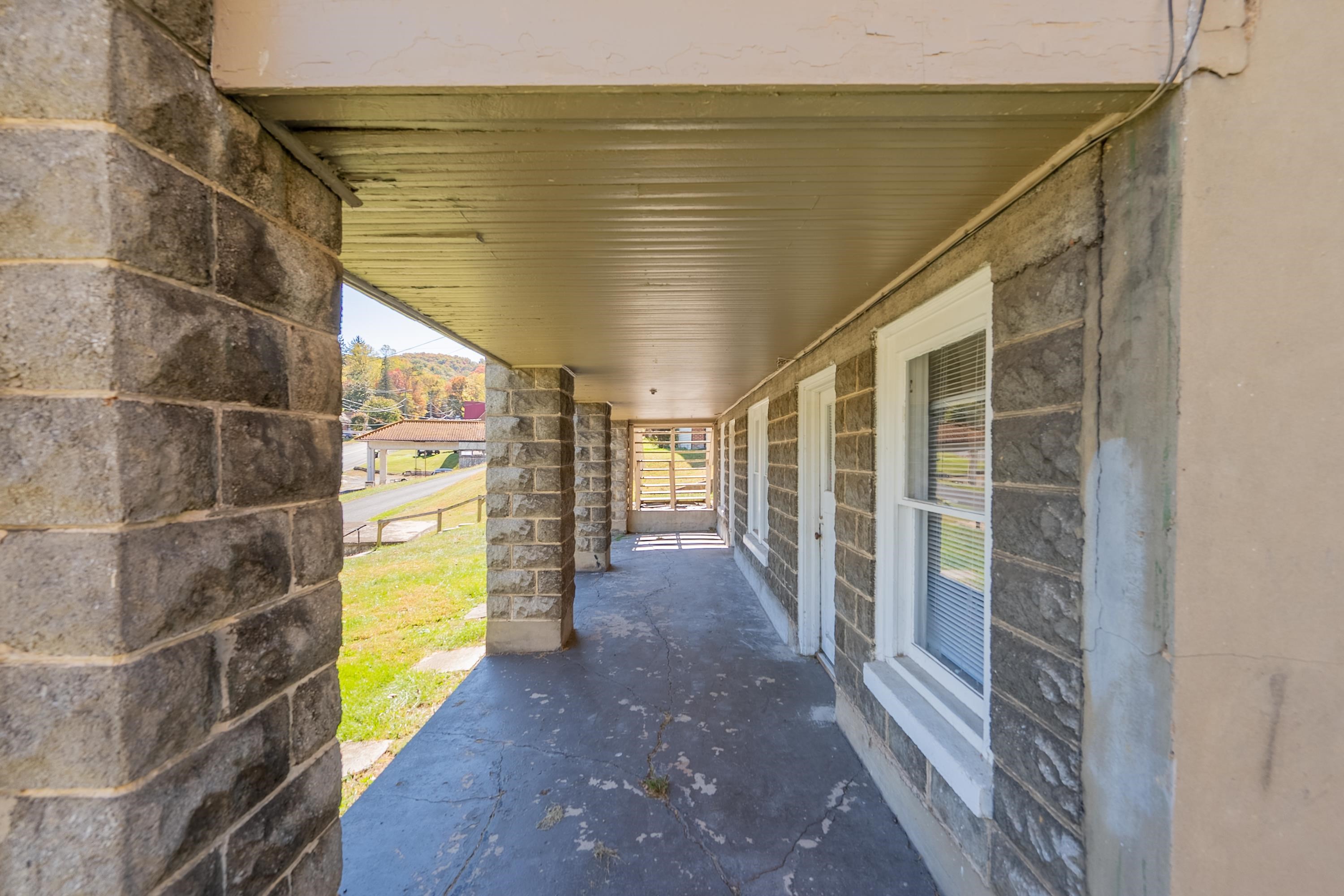 422 S Washington Avenue Pulaski VA 24301