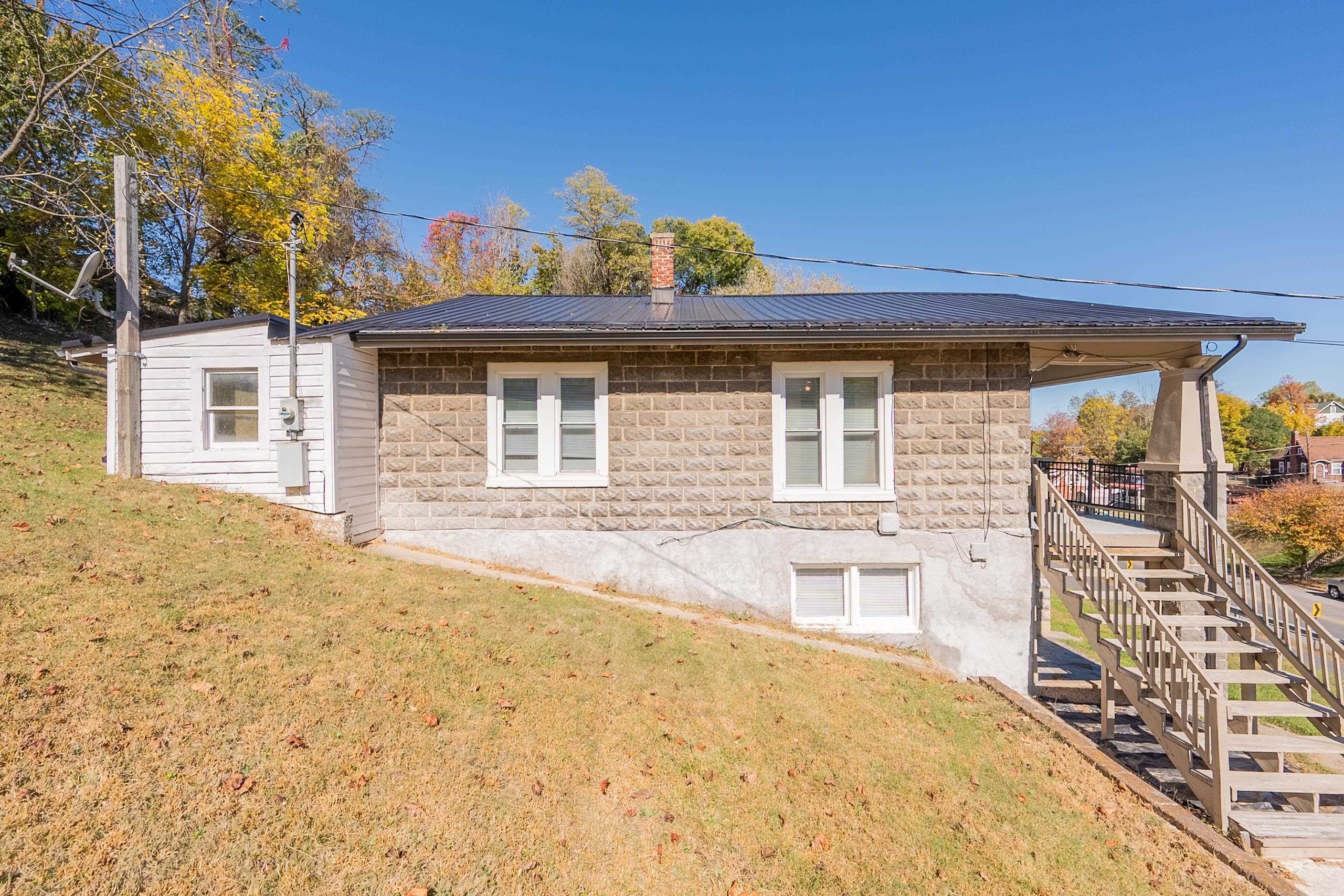 422 S Washington Avenue Pulaski VA 24301