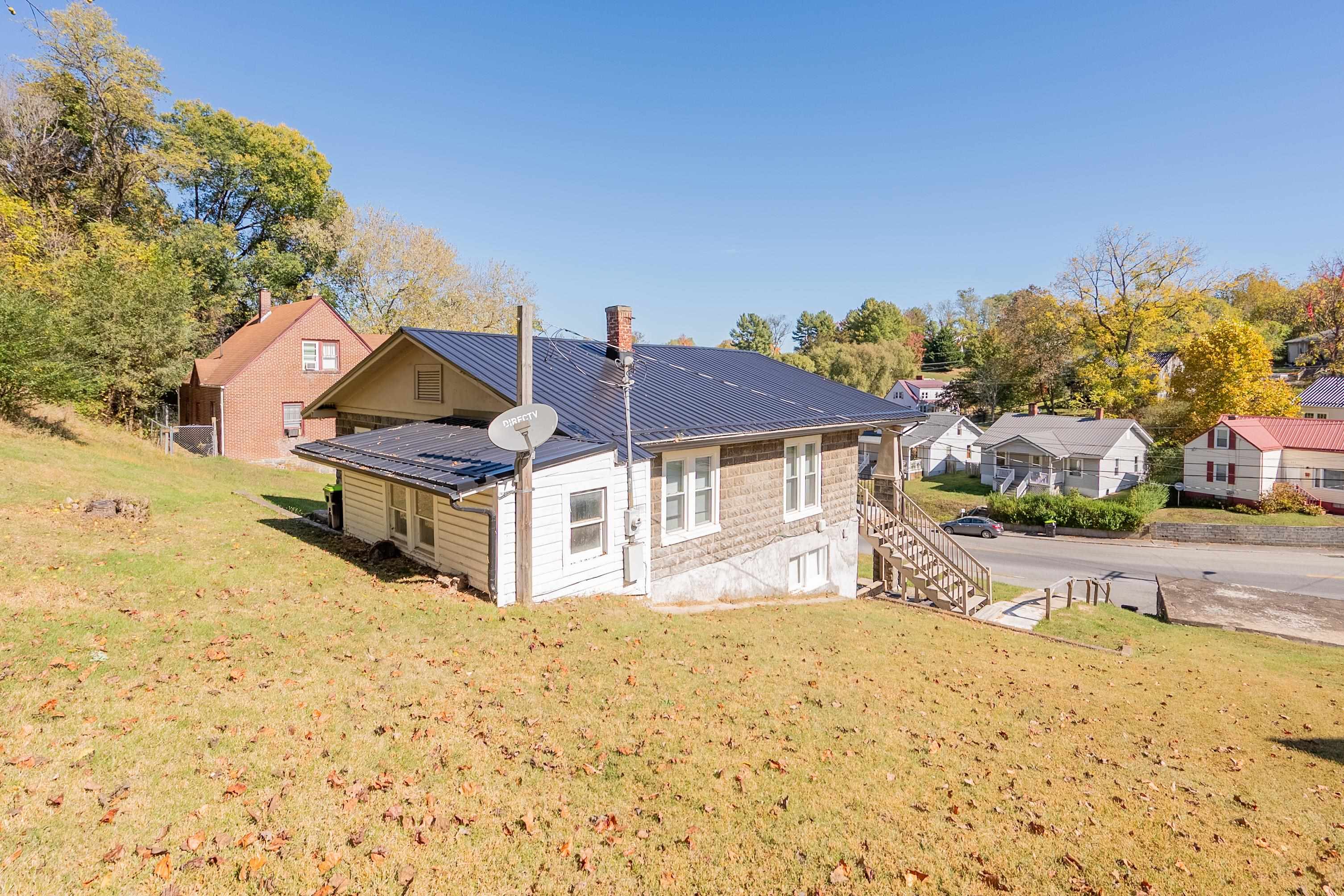 422 S Washington Avenue Pulaski VA 24301