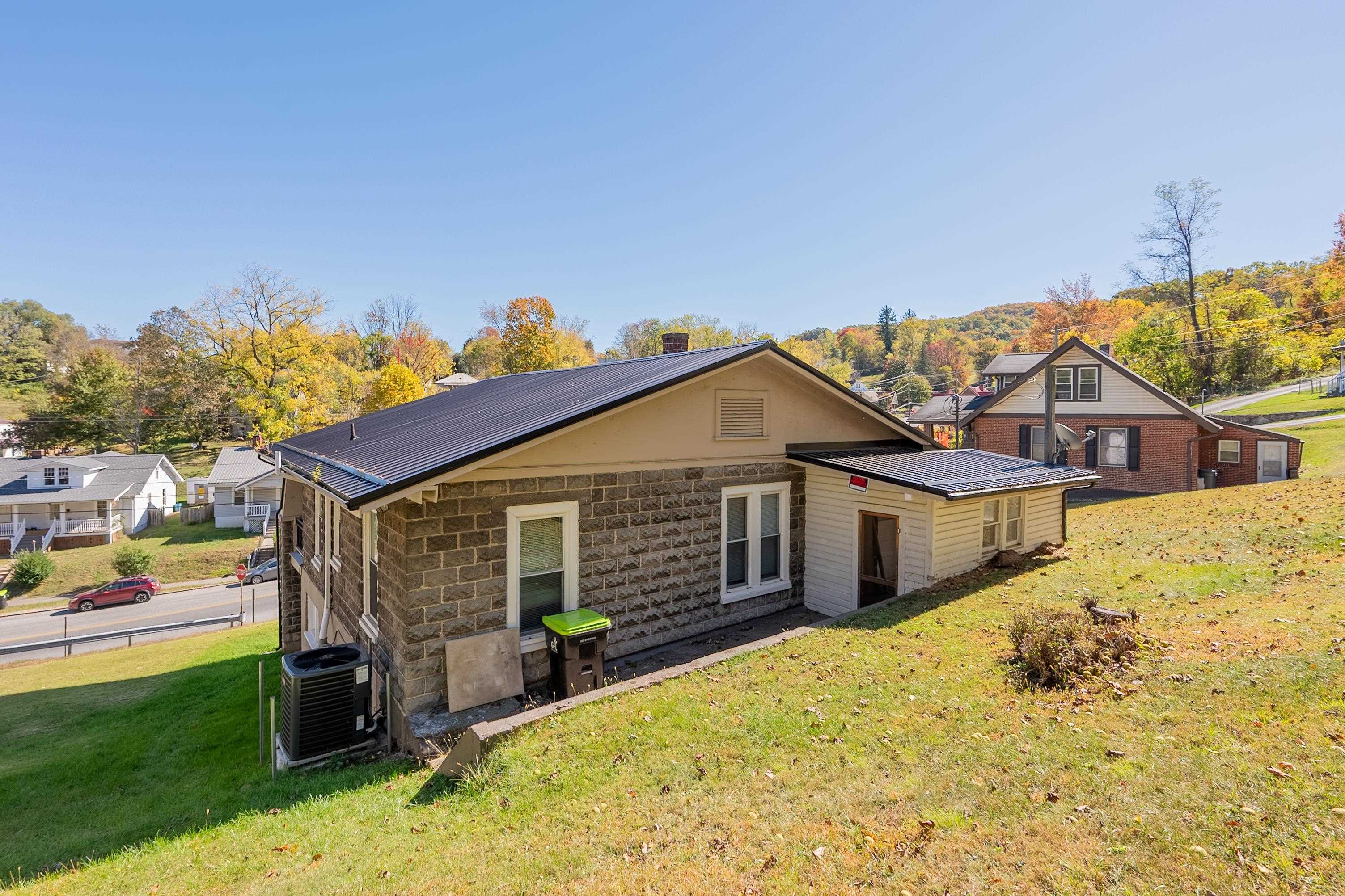 422 S Washington Avenue Pulaski VA 24301