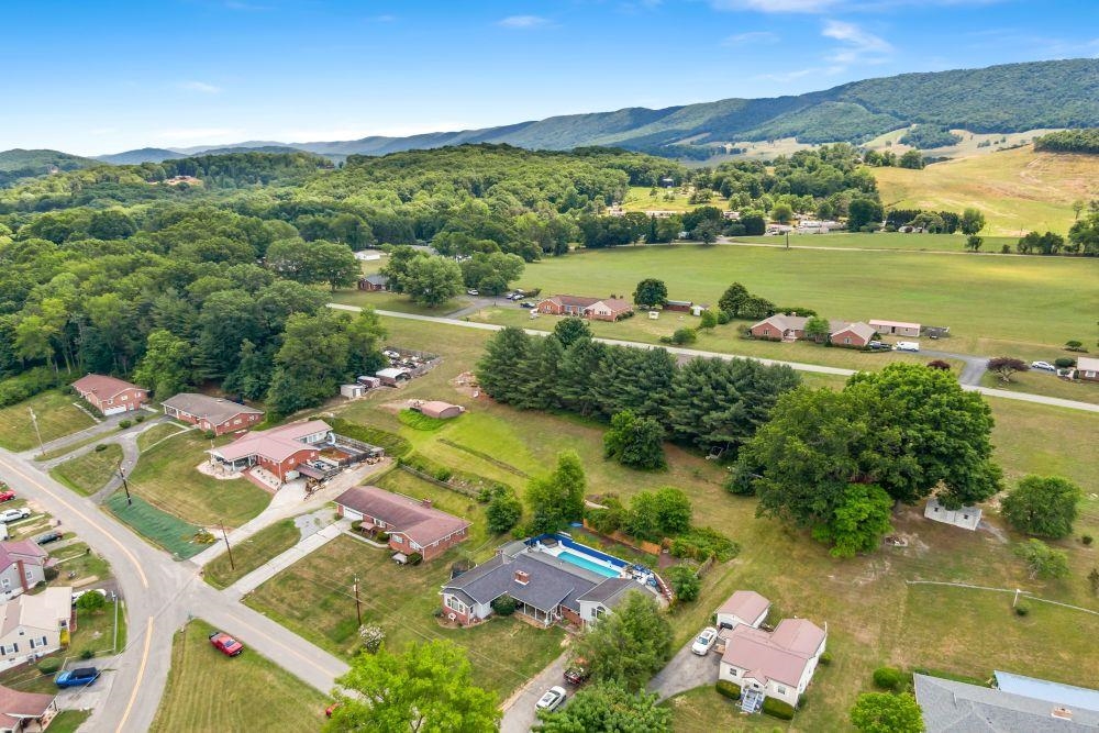 712 Mercer Road Rich Creek VA 24147
