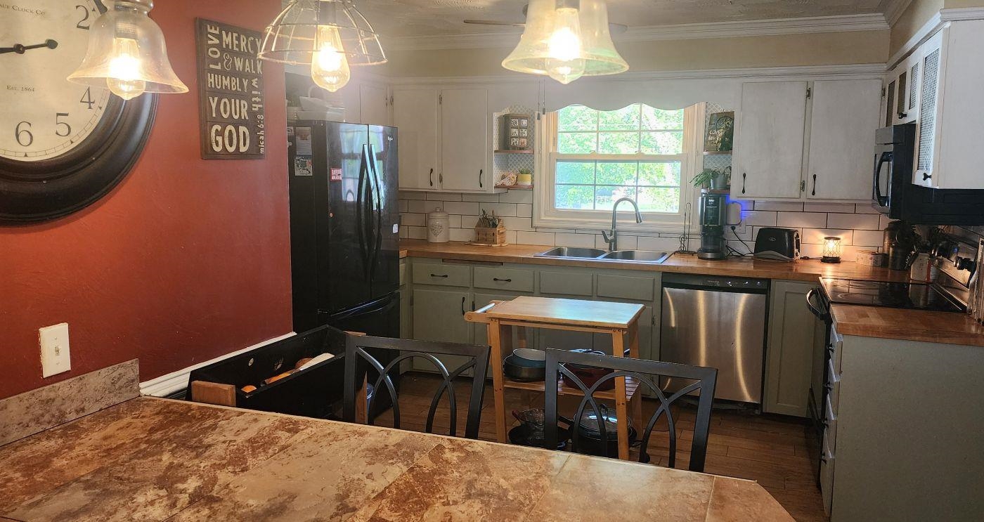 712 Mercer Road Rich Creek VA 24147