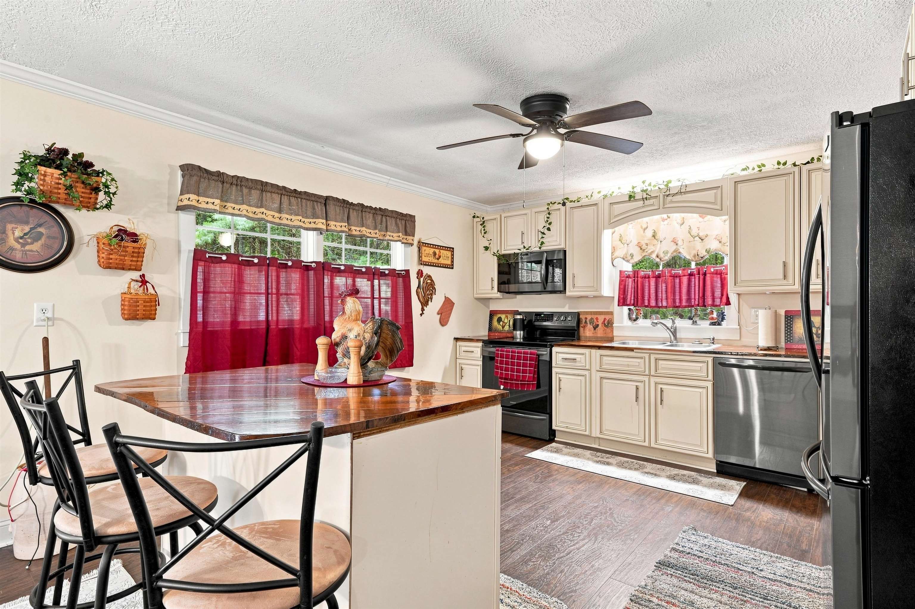 236 Buffalo Mountain Road SW Willis VA 24380