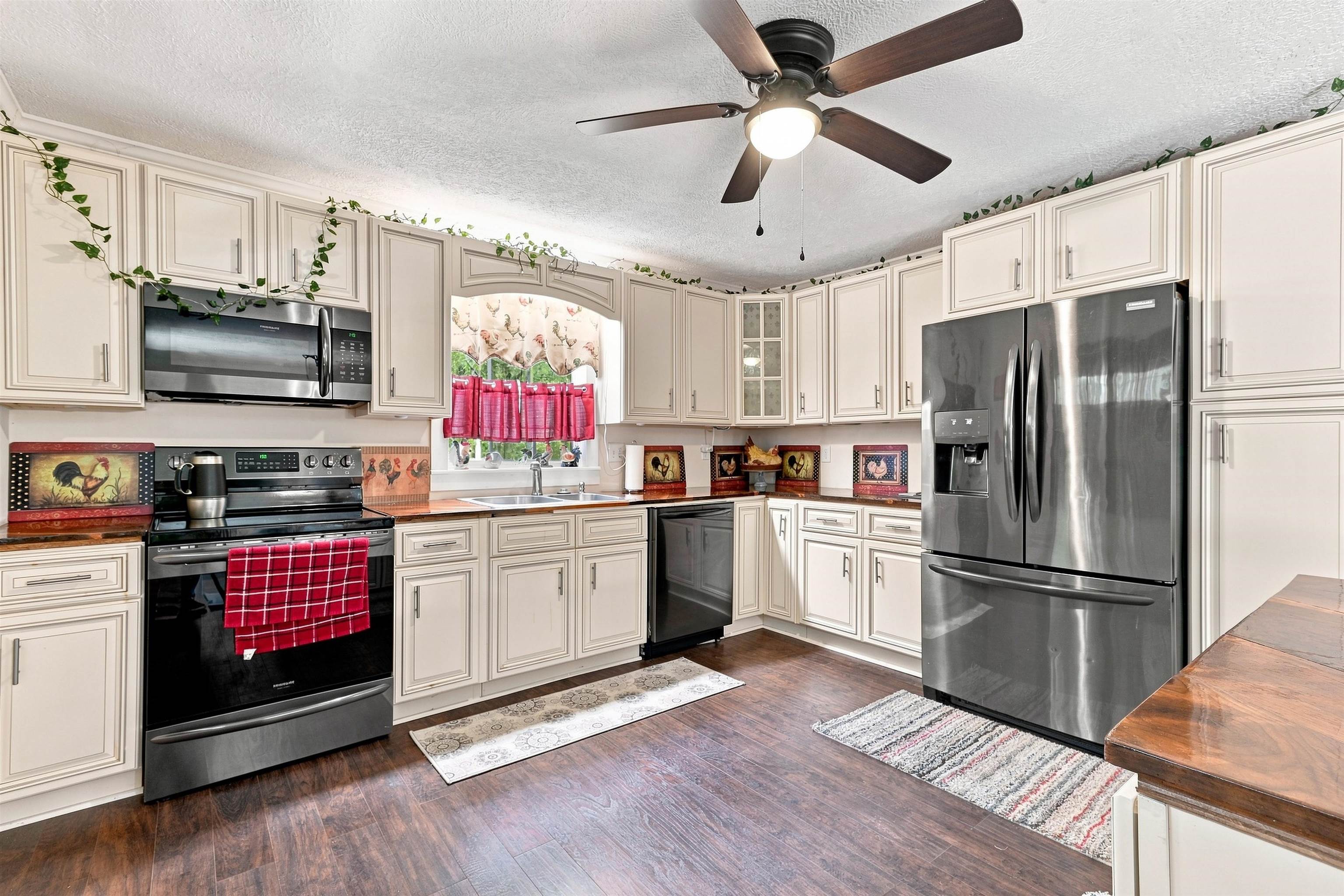 236 Buffalo Mountain Road SW Willis VA 24380