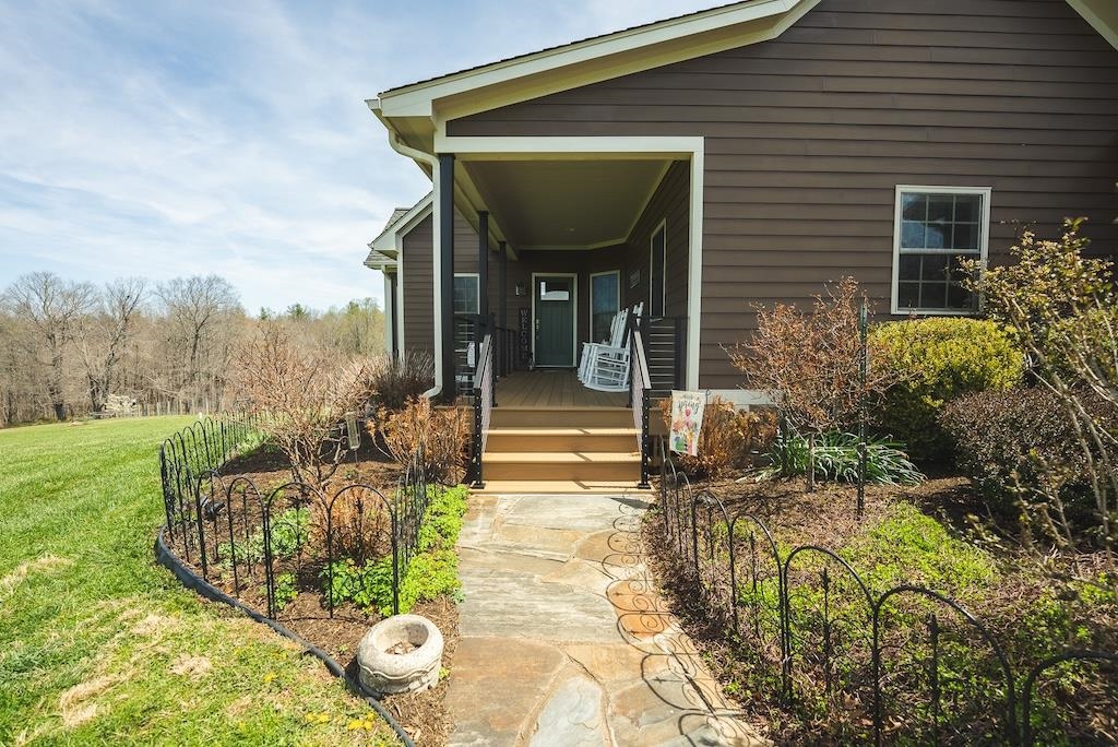 4589 Franklin Pike Floyd VA 24091