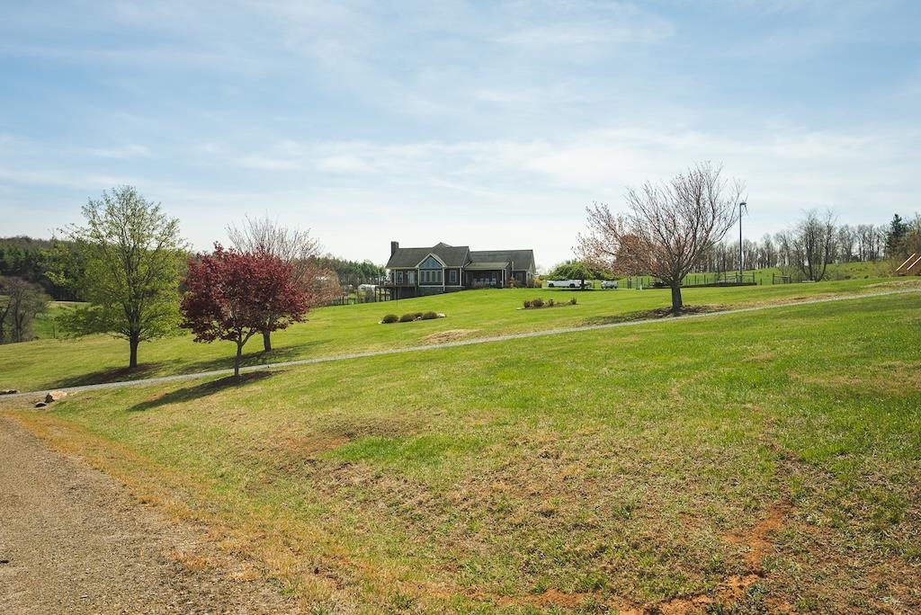 4589 Franklin Pike Floyd VA 24091