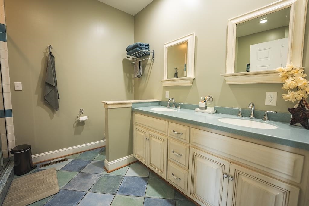 4589 Franklin Pike Floyd VA 24091