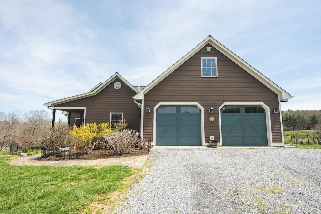 4589 Franklin Pike Floyd VA 24091