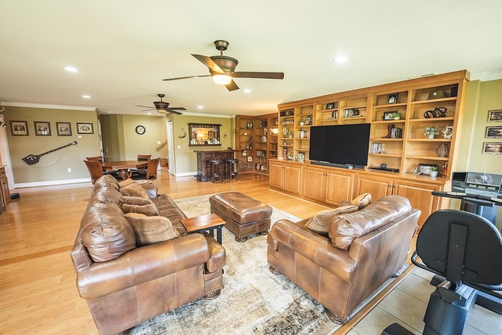 4589 Franklin Pike Floyd VA 24091