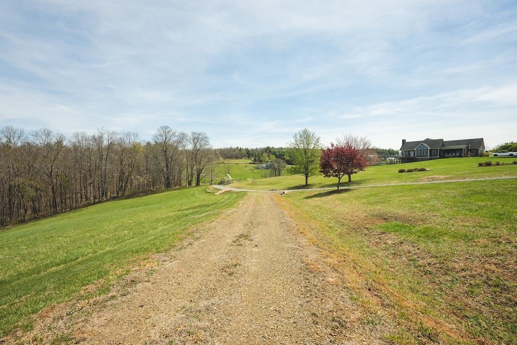 4589 Franklin Pike Floyd VA 24091