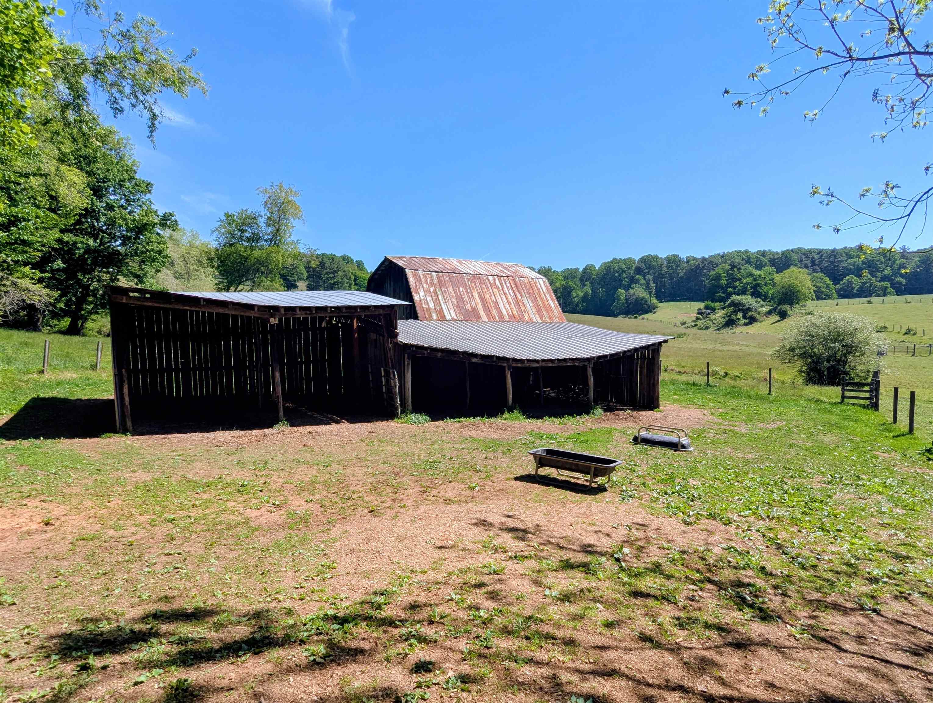 261 Newmantown Road Dugspur VA 24325