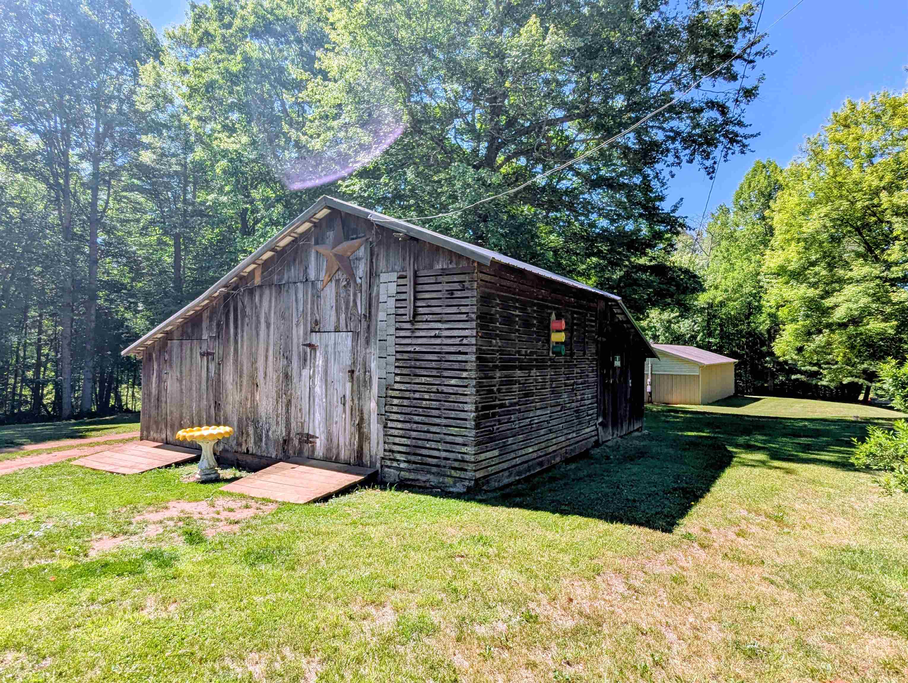 261 Newmantown Road Dugspur VA 24325