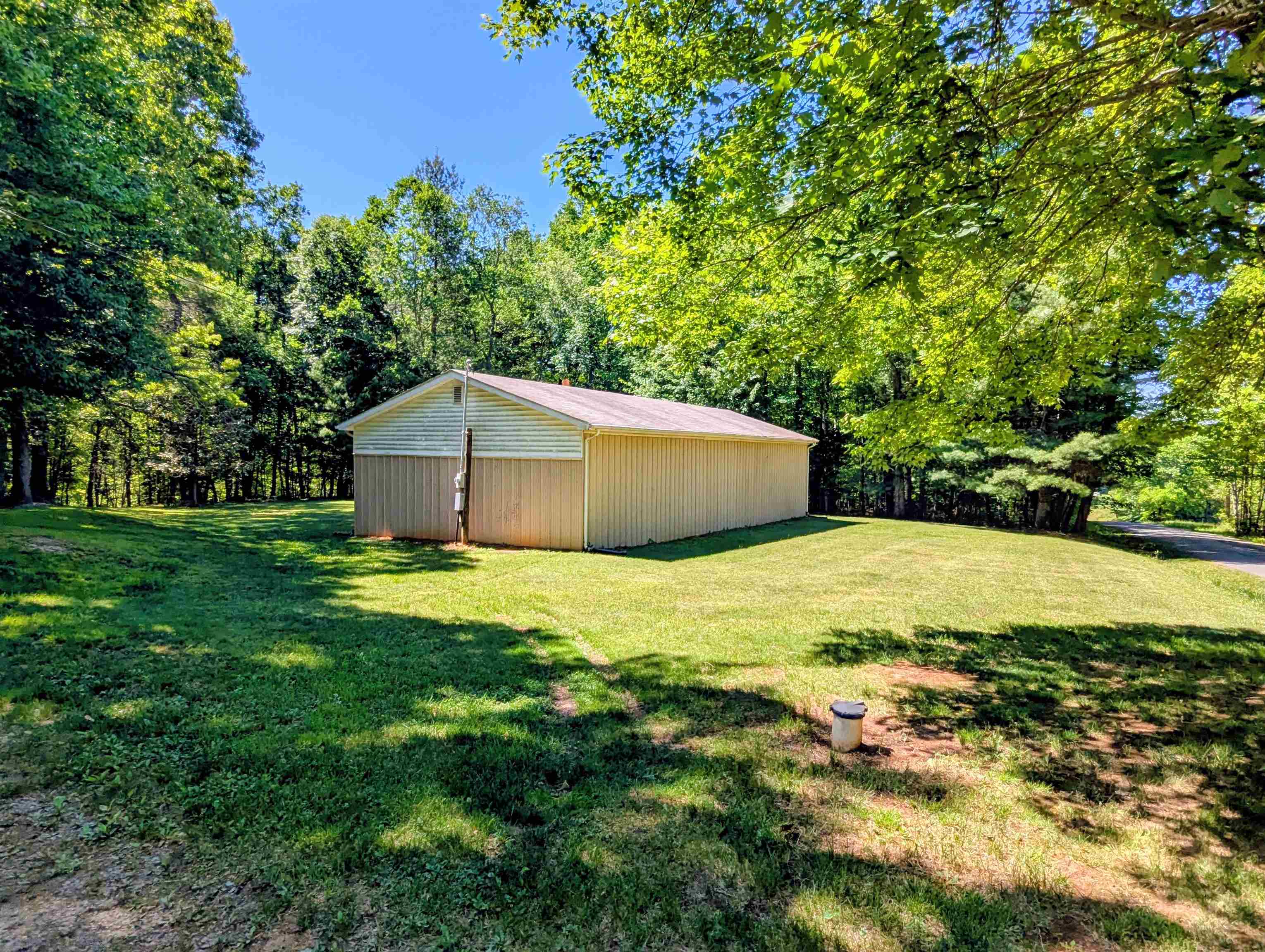 261 Newmantown Road Dugspur VA 24325