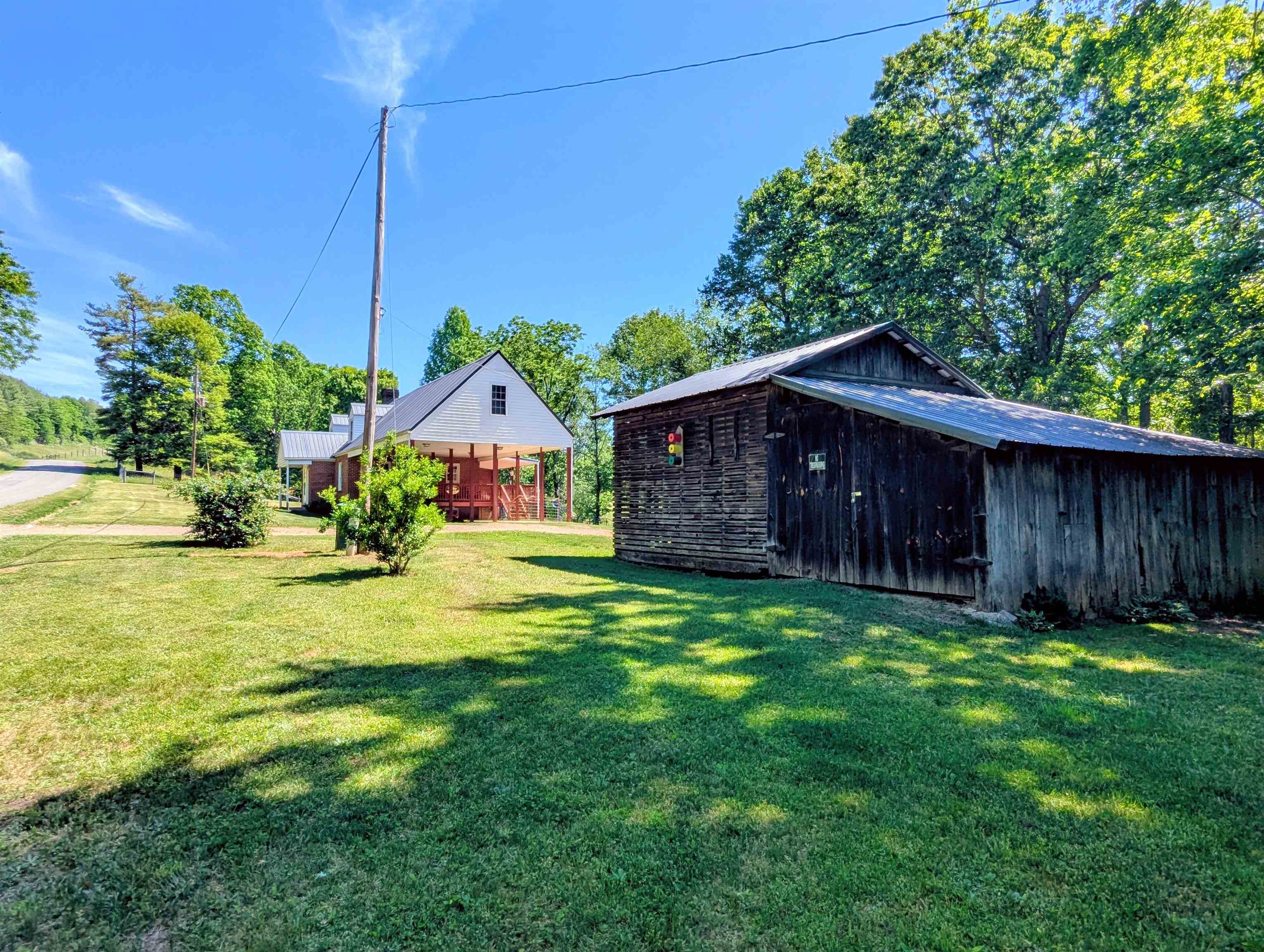 261 Newmantown Road Dugspur VA 24325