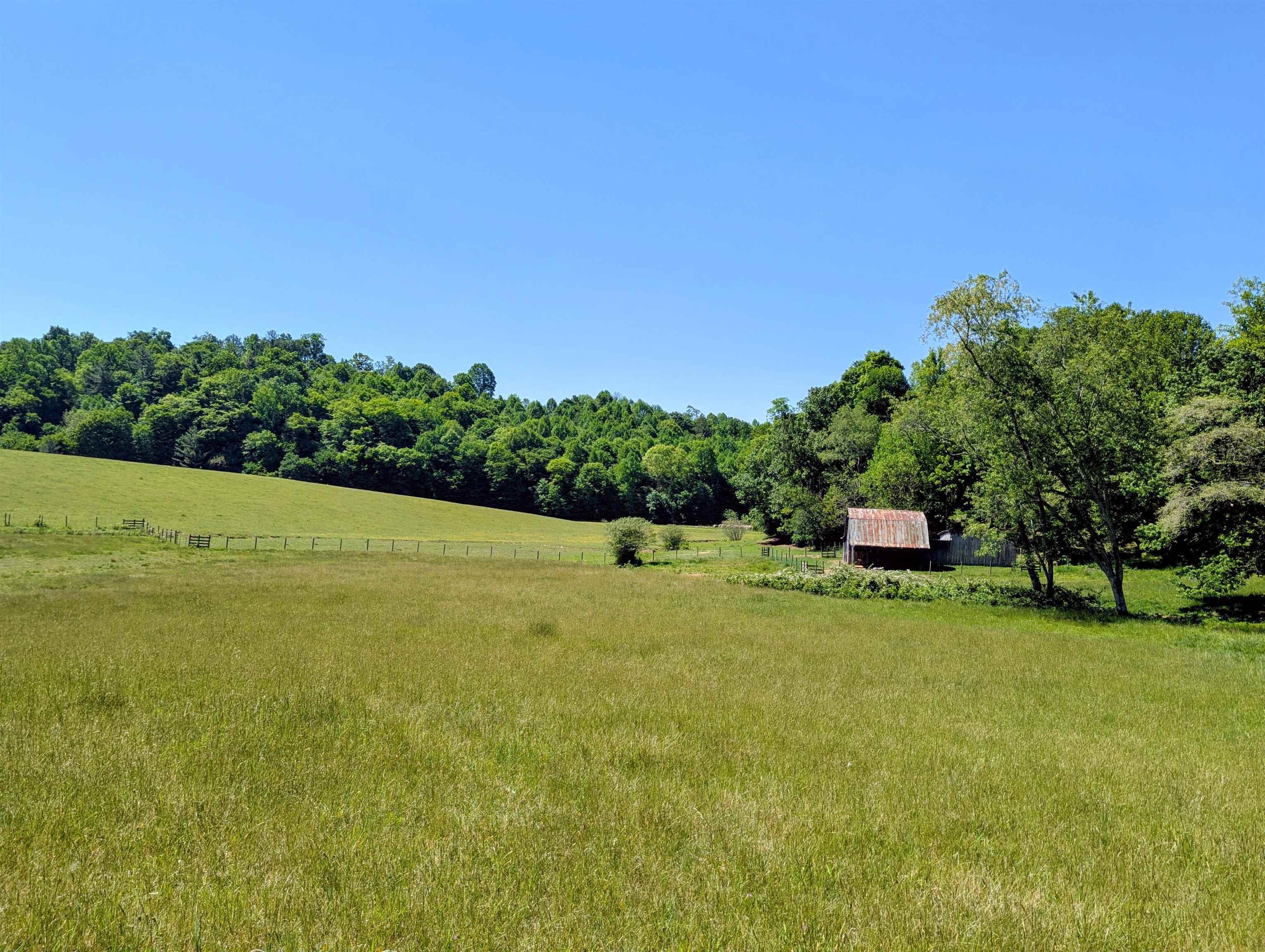 261 Newmantown Road Dugspur VA 24325