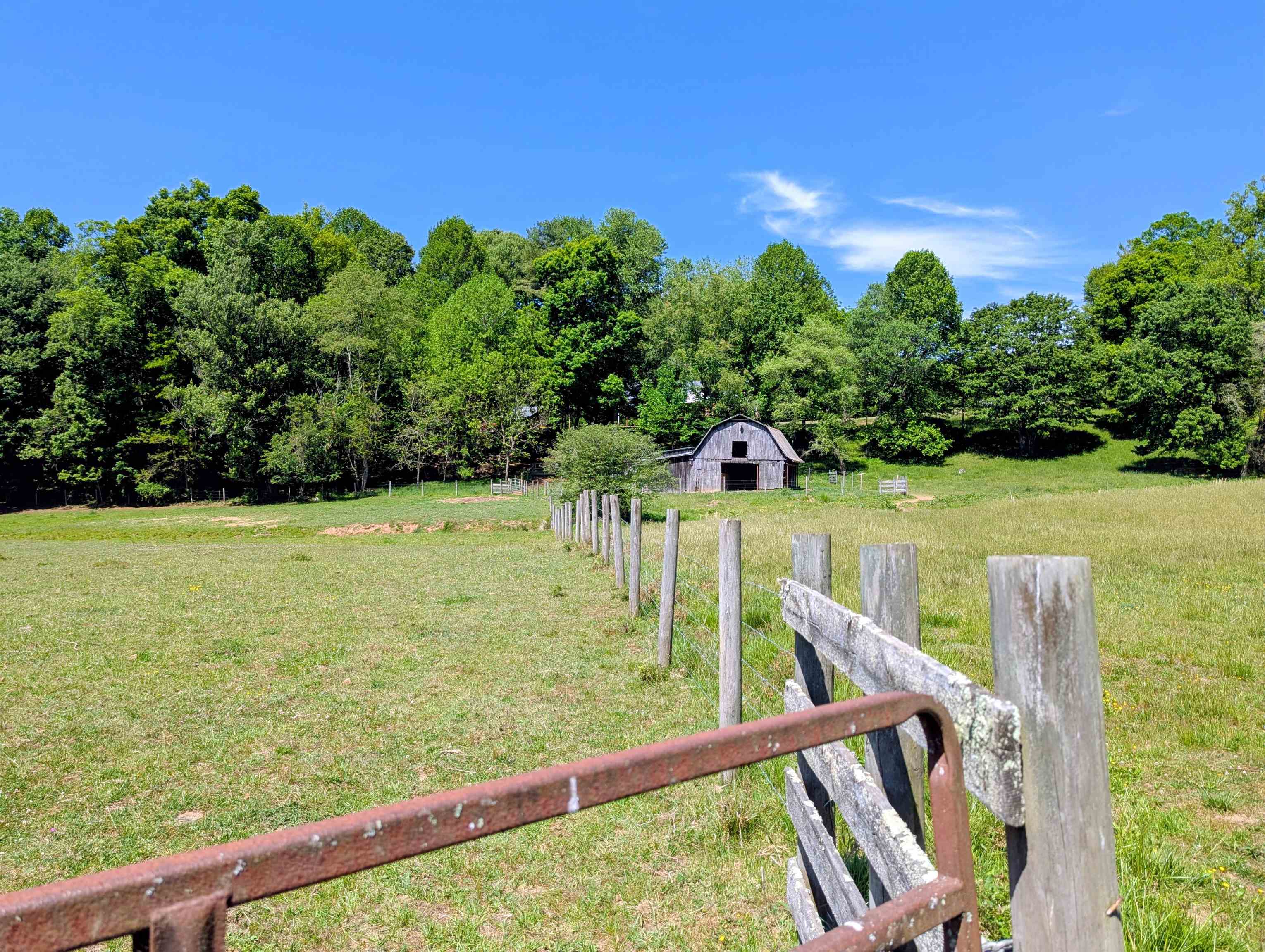 261 Newmantown Road Dugspur VA 24325