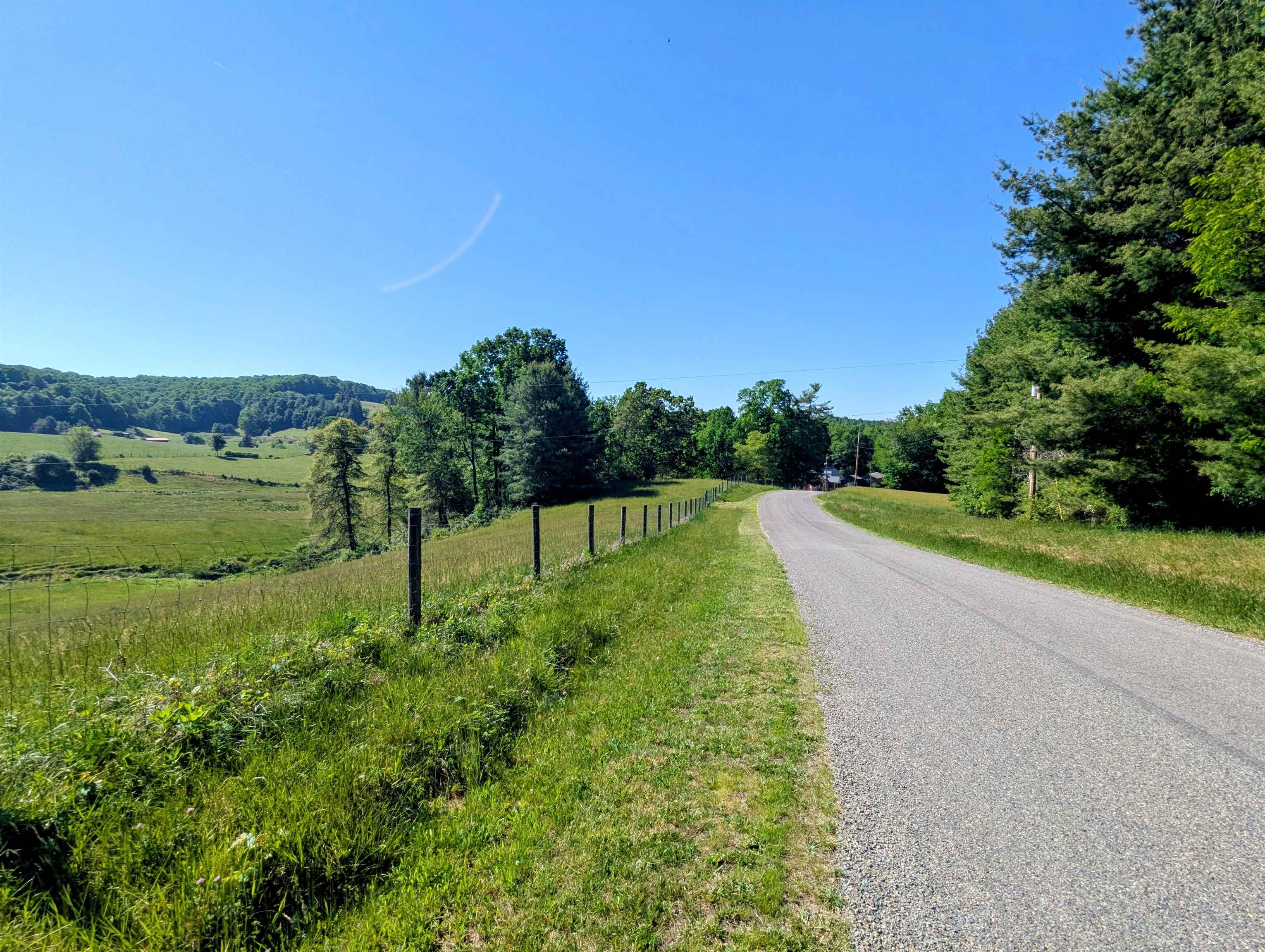 261 Newmantown Road Dugspur VA 24325