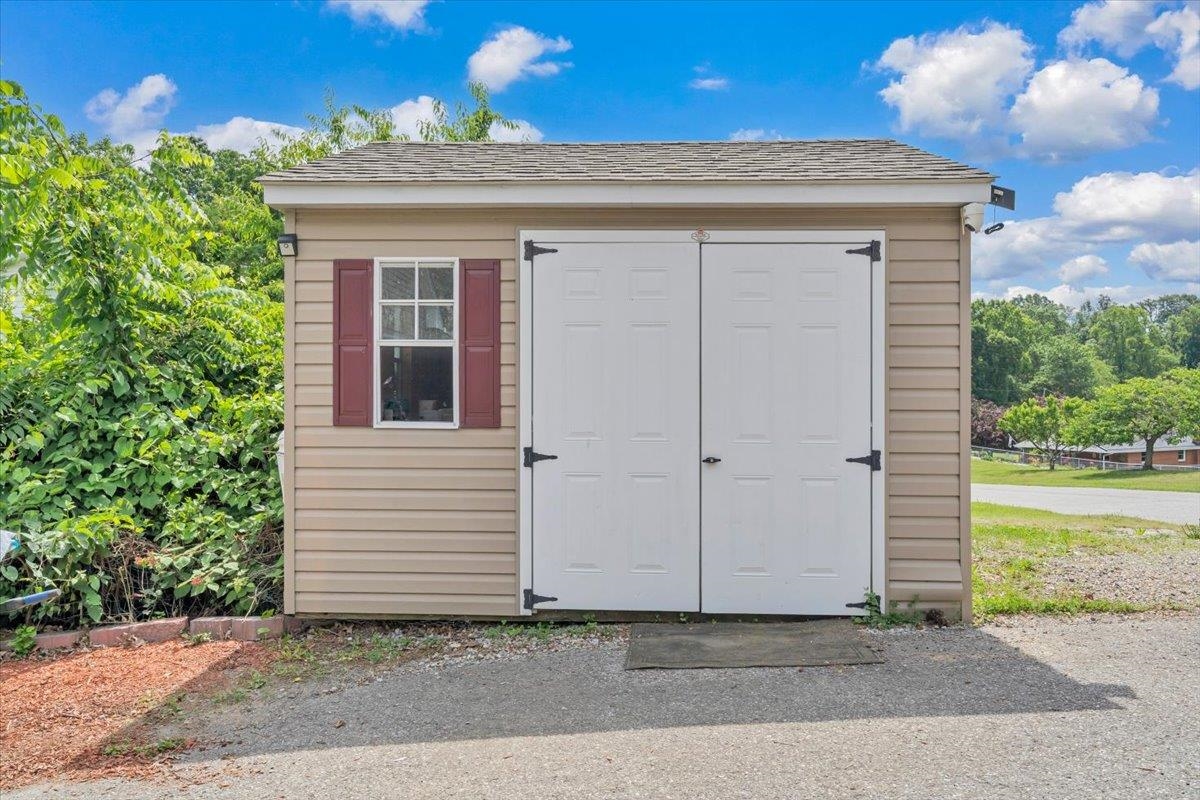 20 Wood Ridge Drive Christiansburg VA 24073