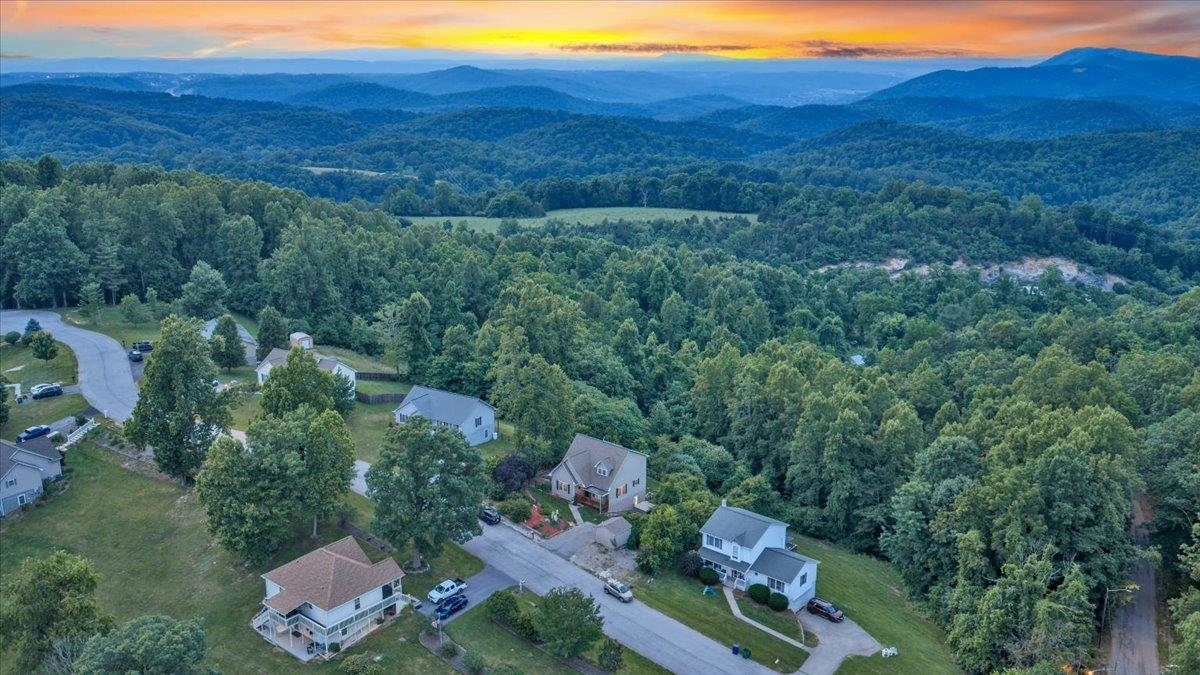 20 Wood Ridge Drive Christiansburg VA 24073