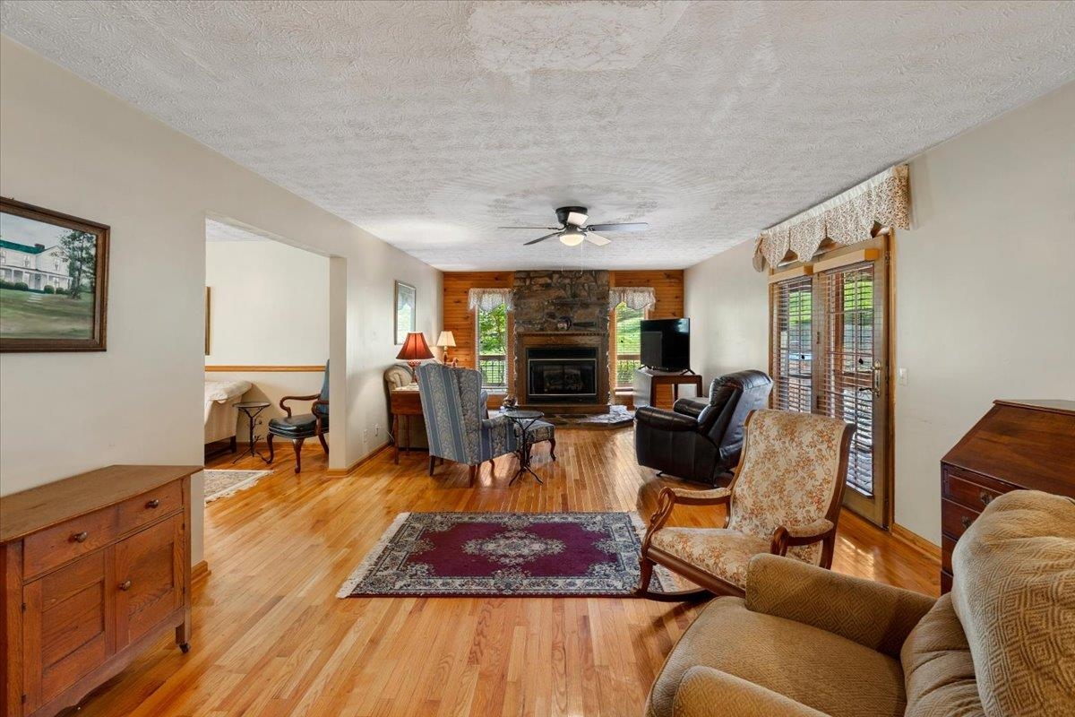 183 Farley Circle Pearisburg VA 24134