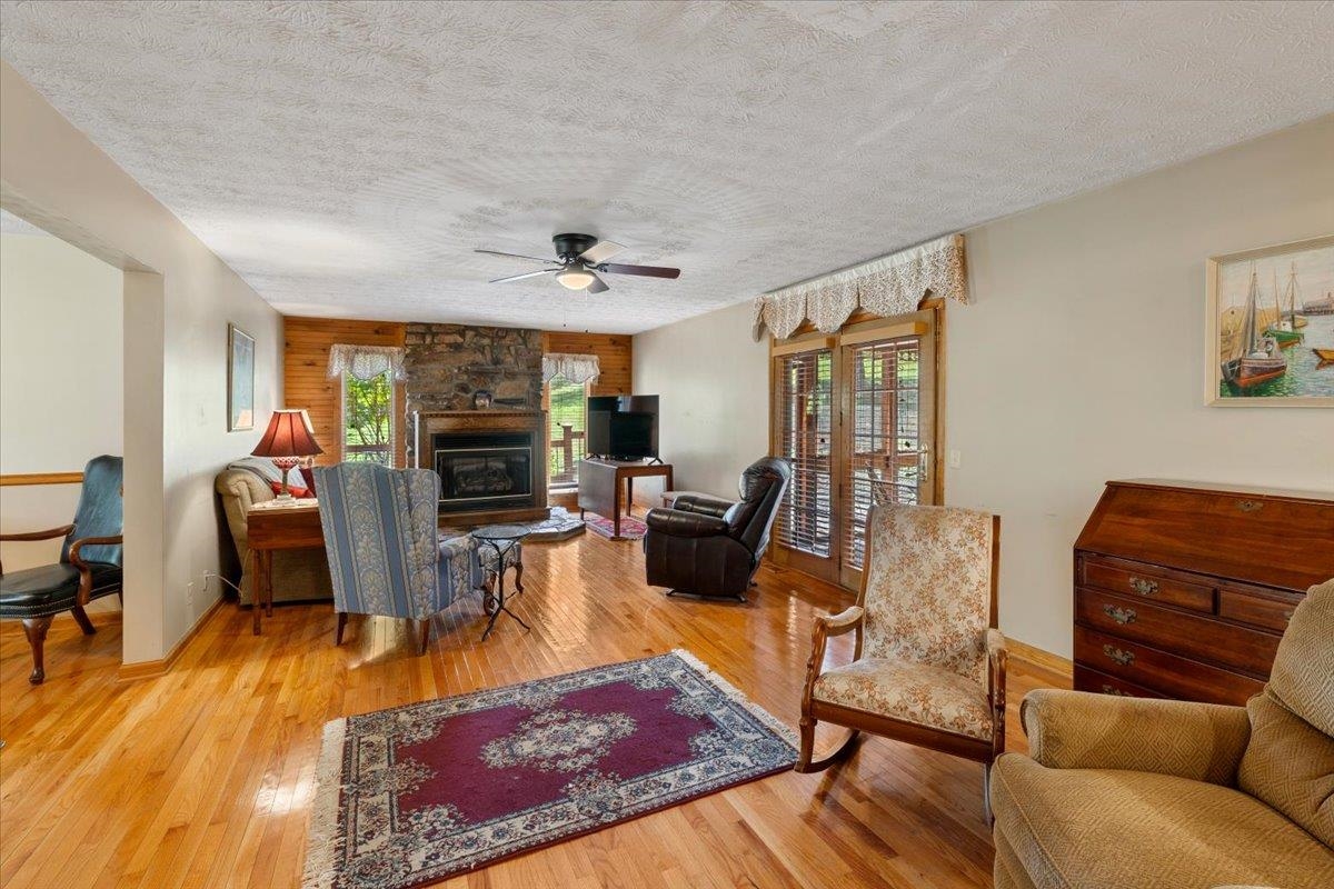 183 Farley Circle Pearisburg VA 24134