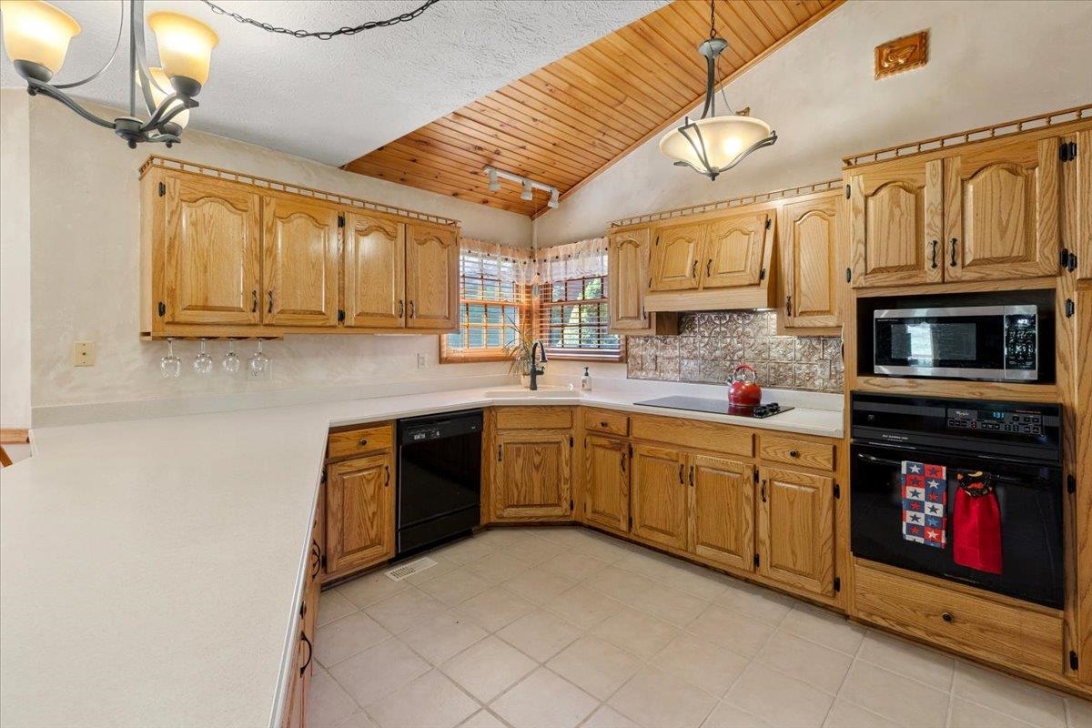 183 Farley Circle Pearisburg VA 24134