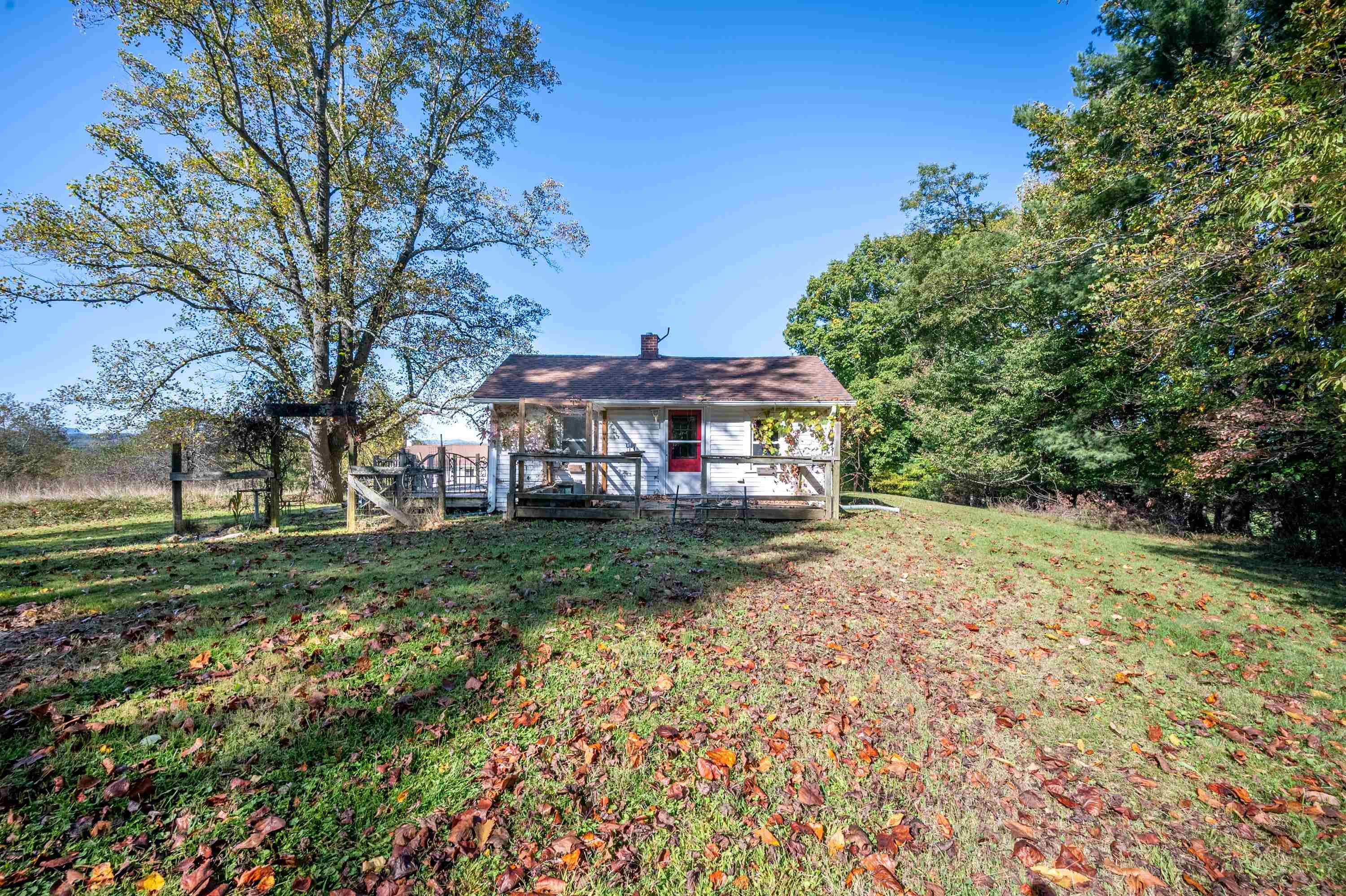 329 Parkway Lane S Floyd VA 24091