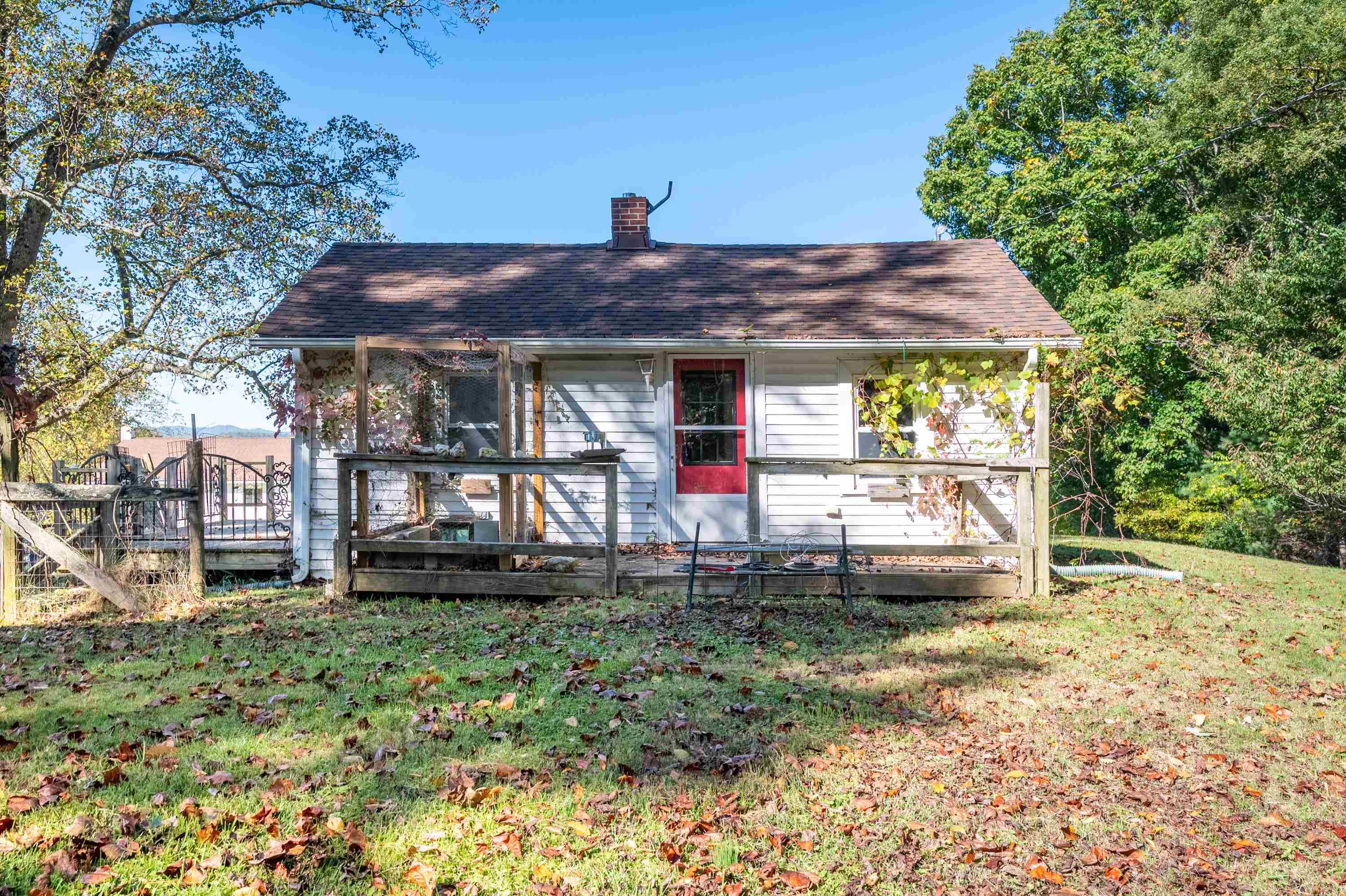 329 Parkway Lane S Floyd VA 24091