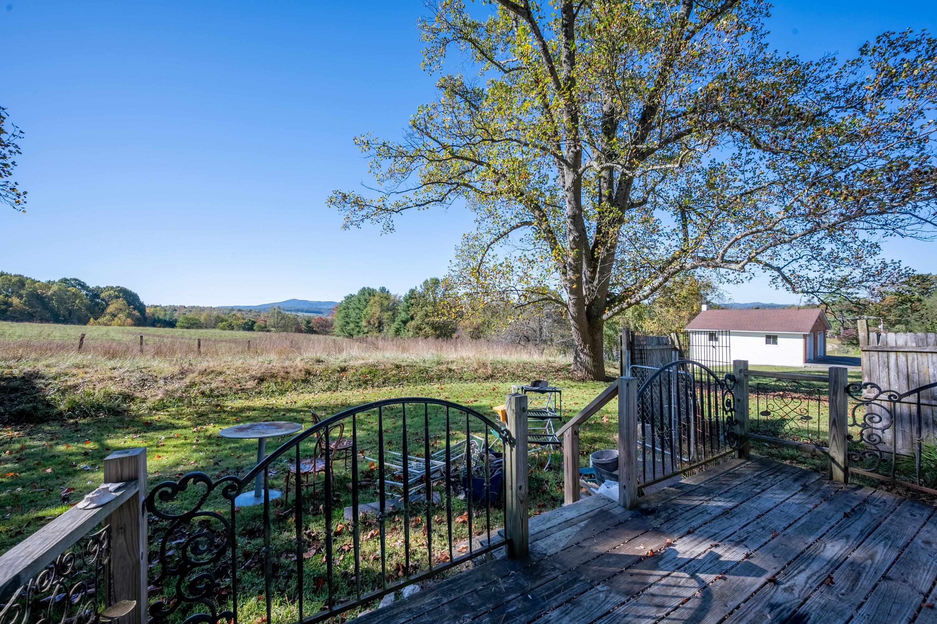 329 Parkway Lane S Floyd VA 24091