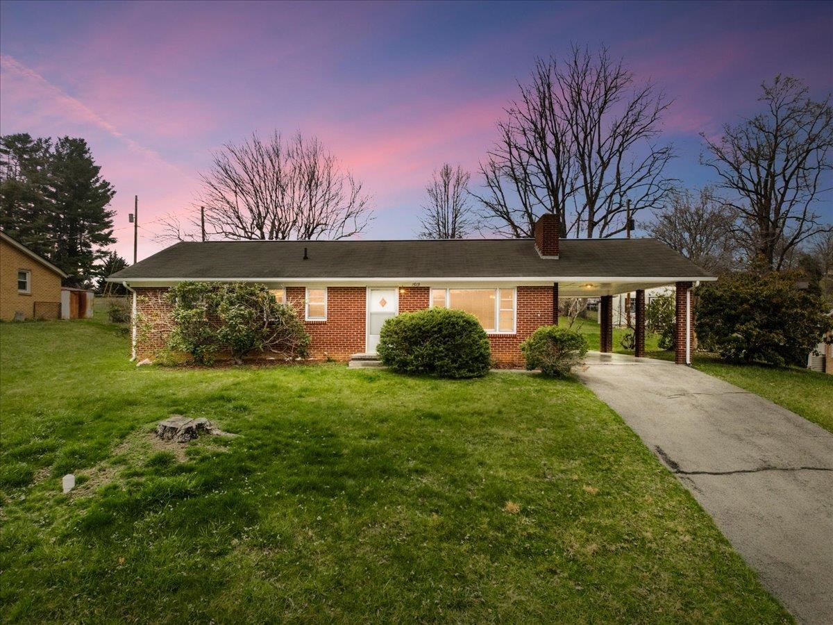1513 Overton Drive Pulaski VA 24301