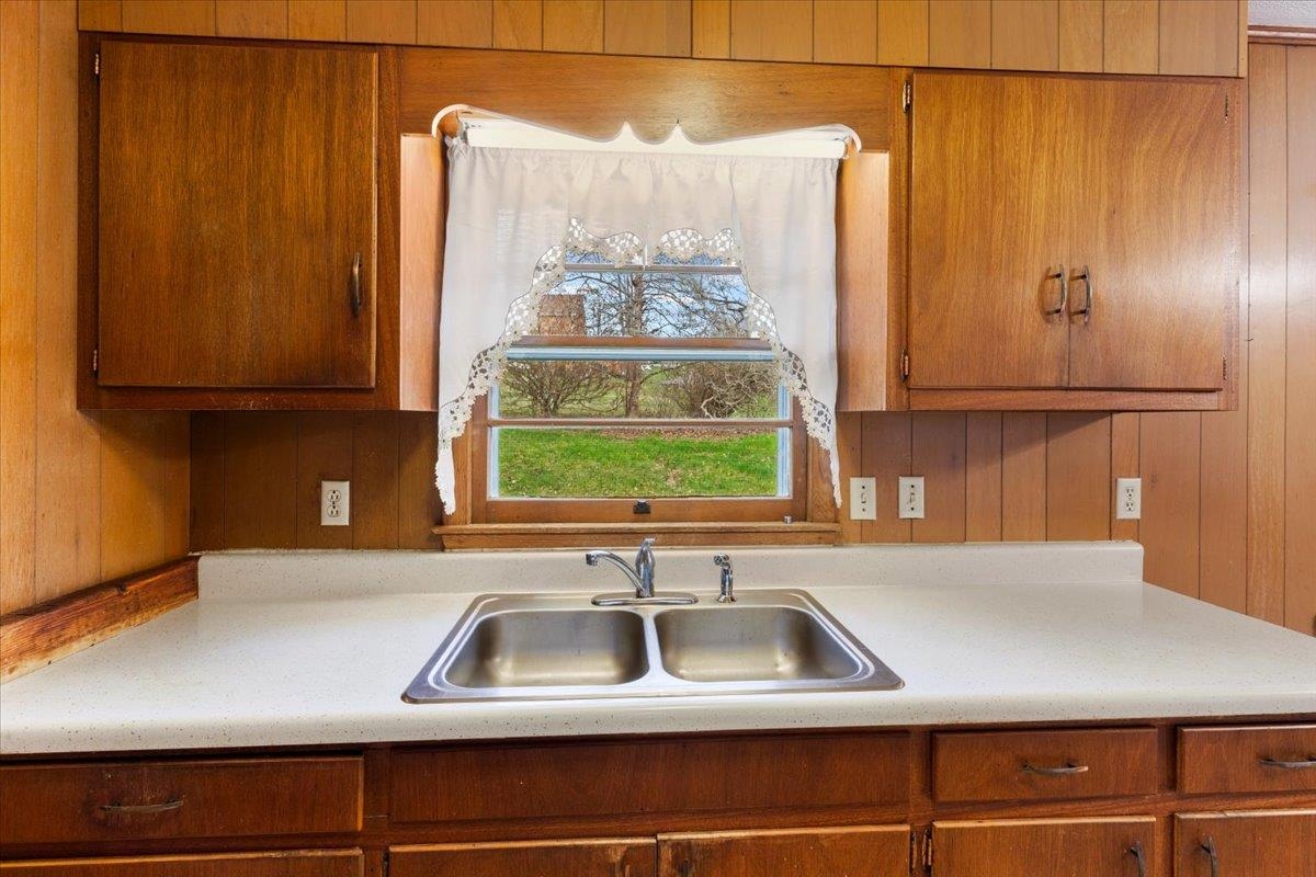 1513 Overton Drive Pulaski VA 24301