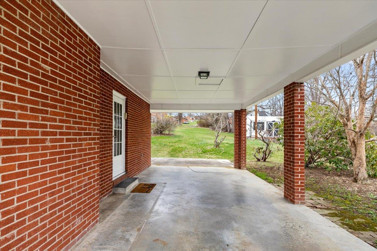 1513 Overton Drive Pulaski VA 24301