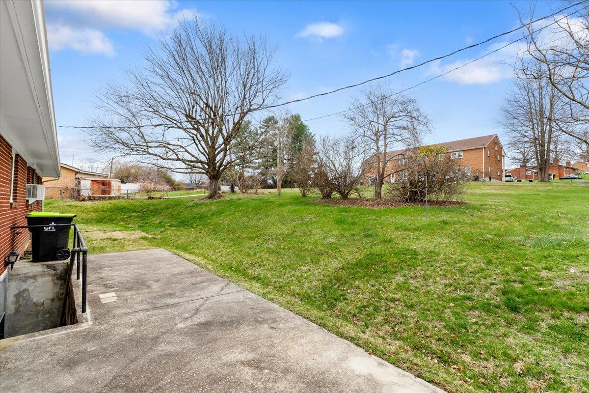 1513 Overton Drive Pulaski VA 24301