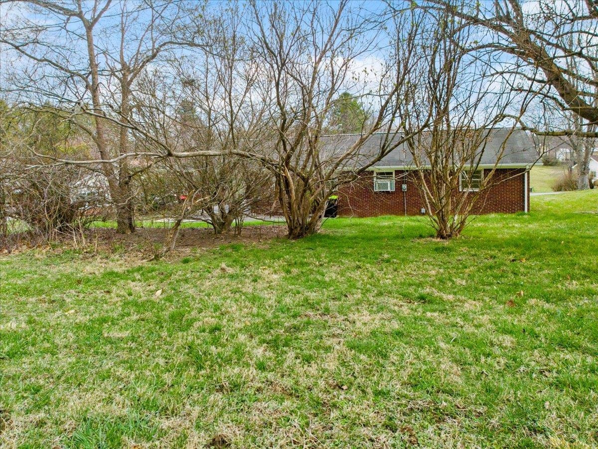 1513 Overton Drive Pulaski VA 24301
