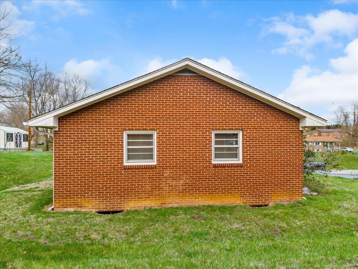 1513 Overton Drive Pulaski VA 24301