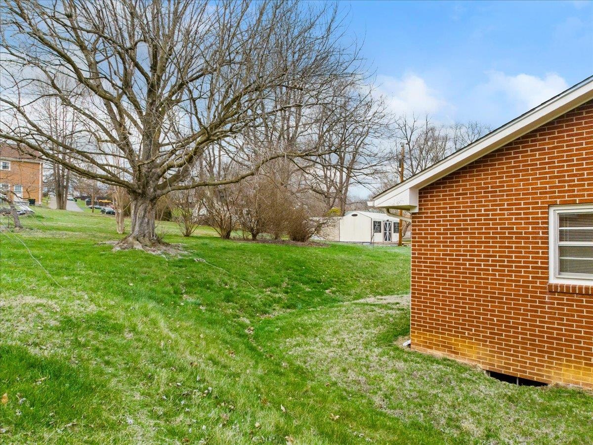 1513 Overton Drive Pulaski VA 24301