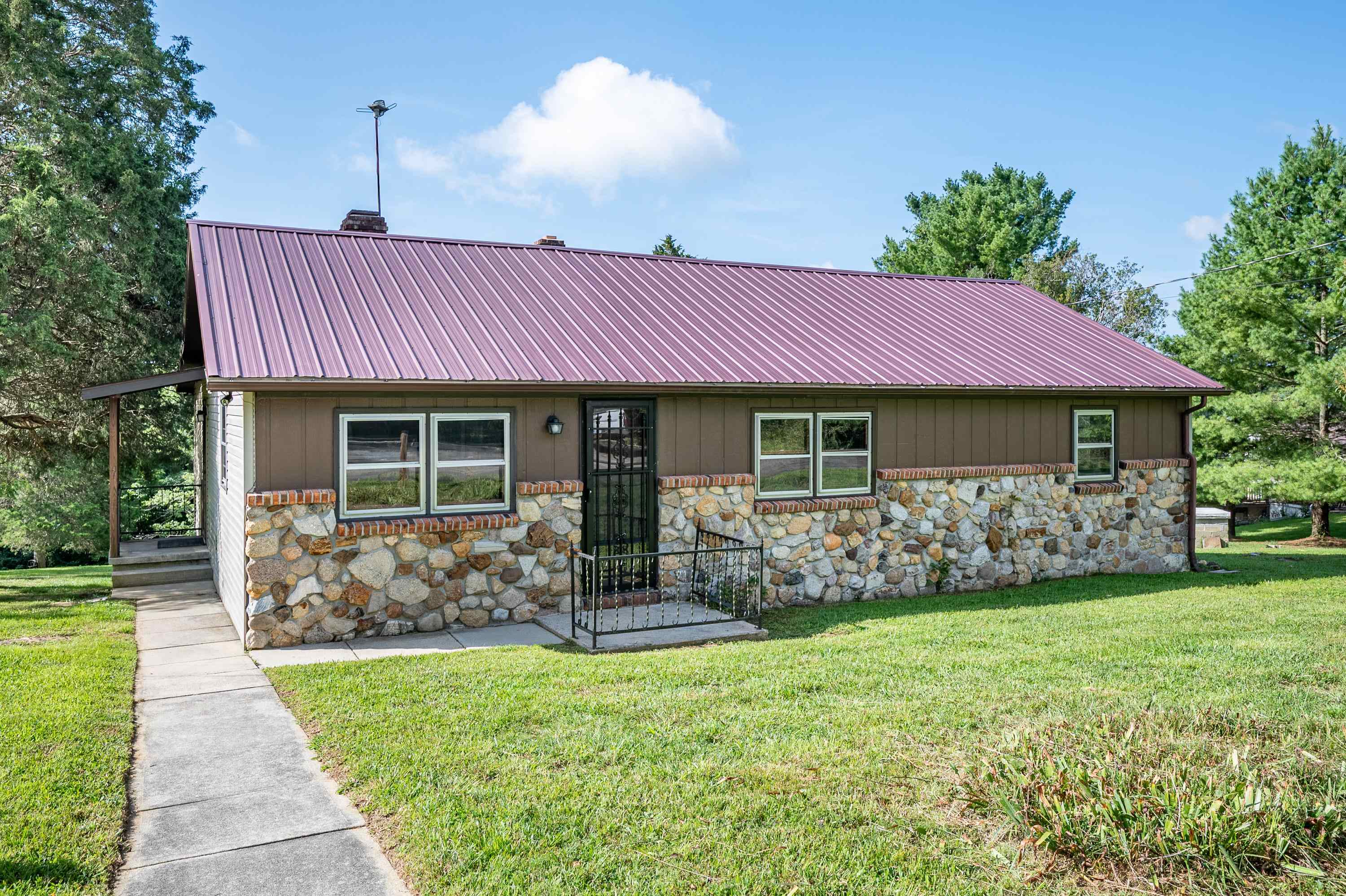 5870 Lyons Road Dublin VA 24084