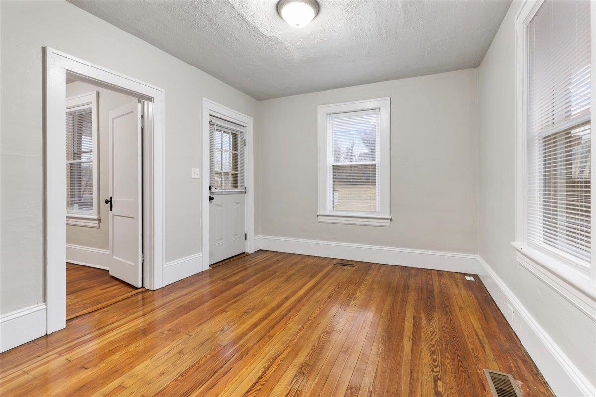 453 Dale Avenue Vinton VA 24179